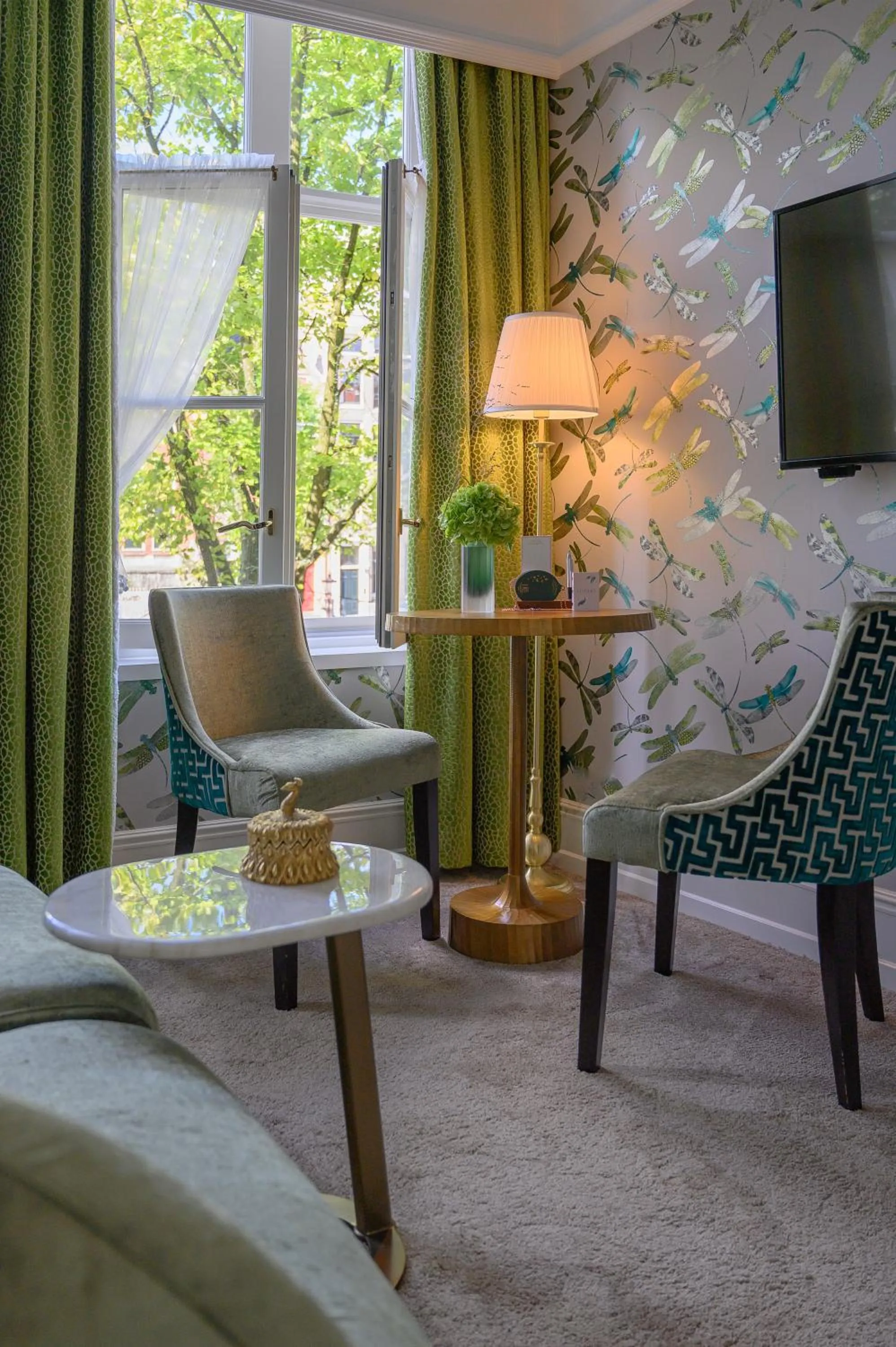 Property building in Hotel Estheréa