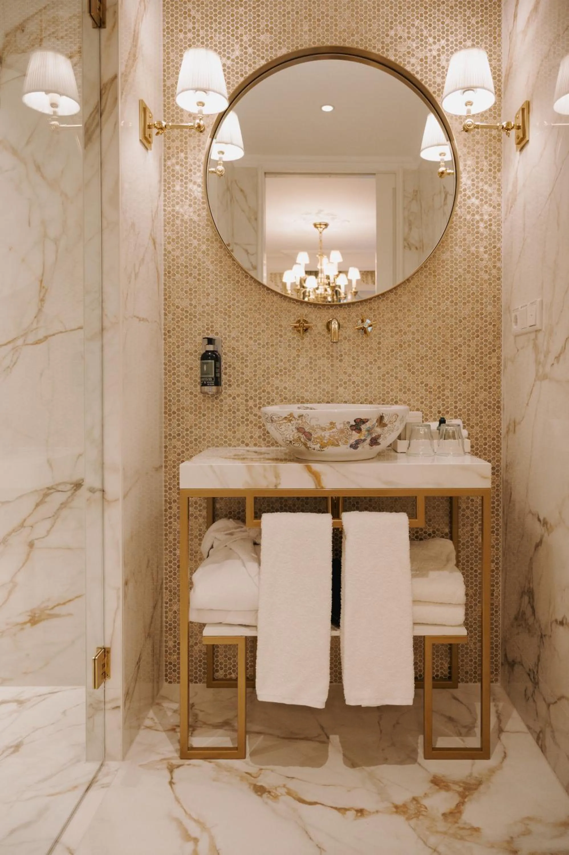 Property building in Hotel Estheréa