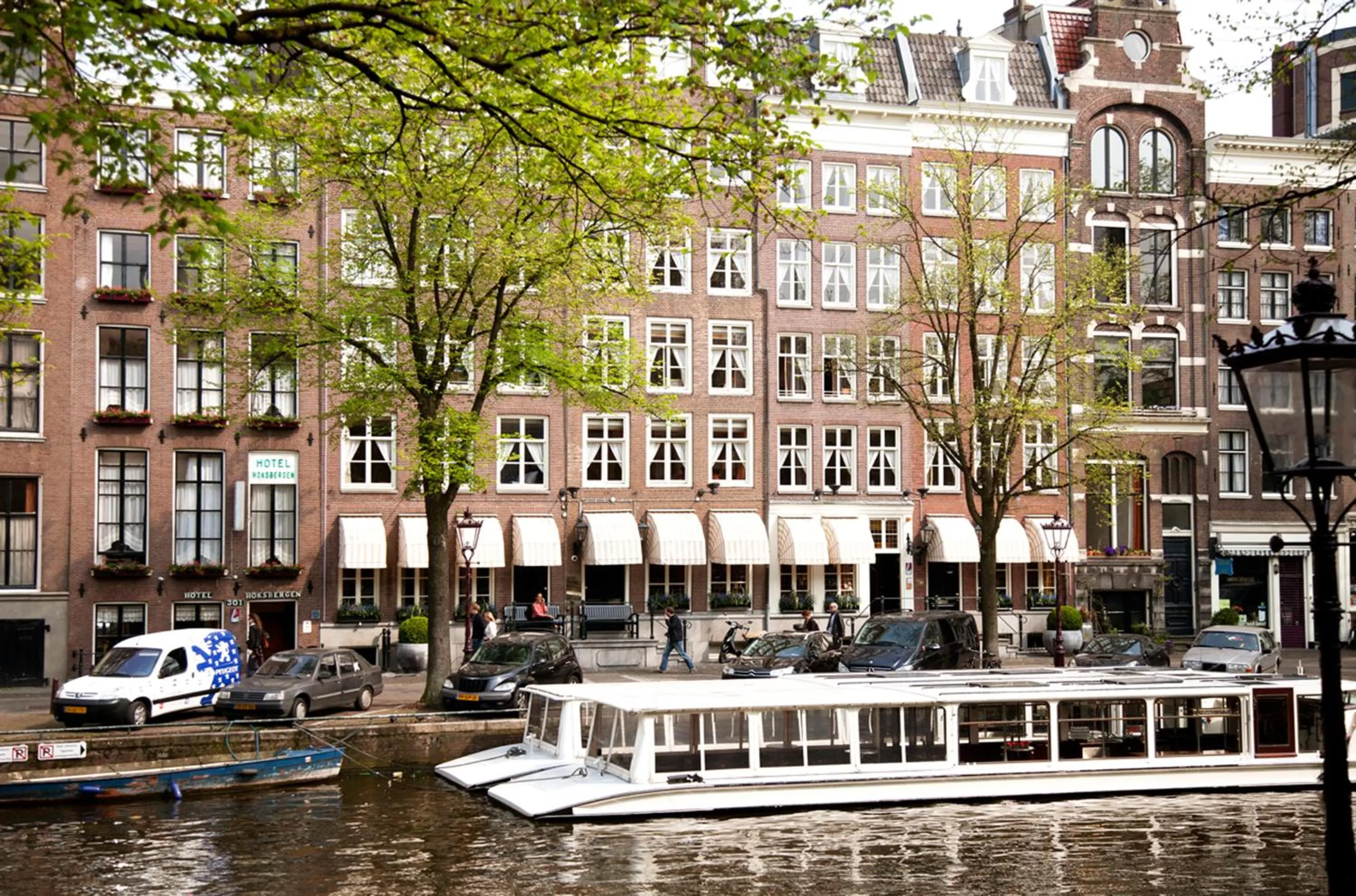Facade/entrance in Hotel Estheréa