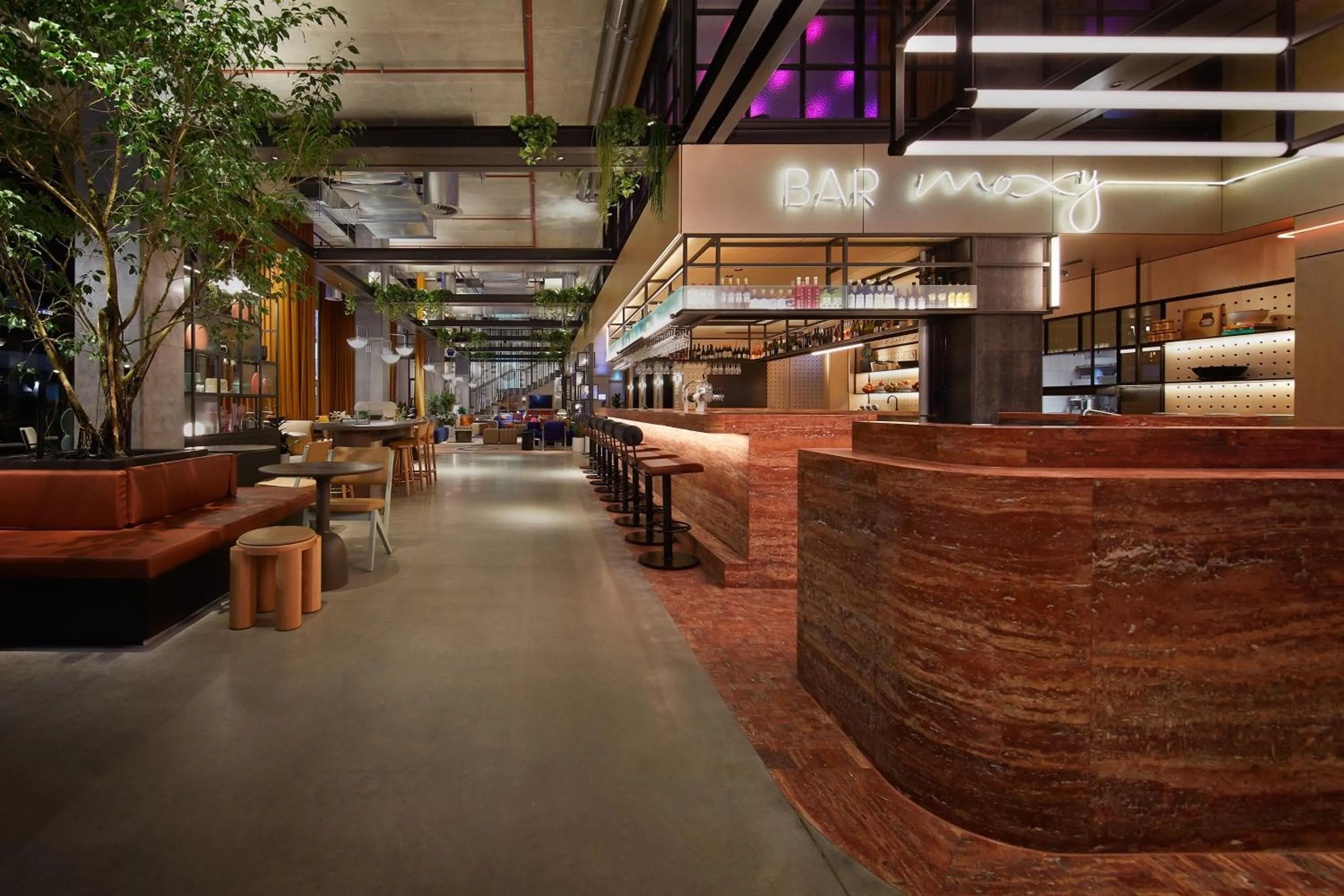 Lounge or bar in Moxy Sydney Airport