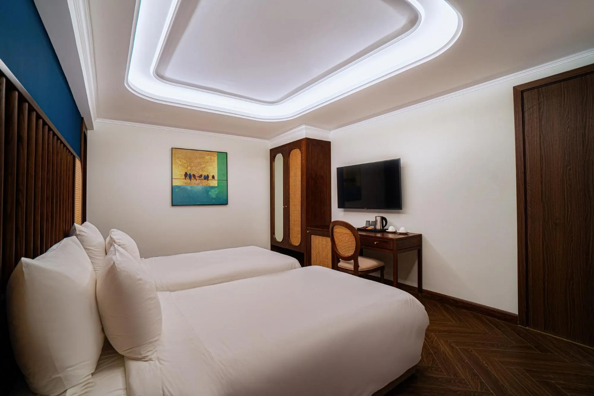 Communal lounge/ TV room, Bed in La Siesta Classic Hang Thung