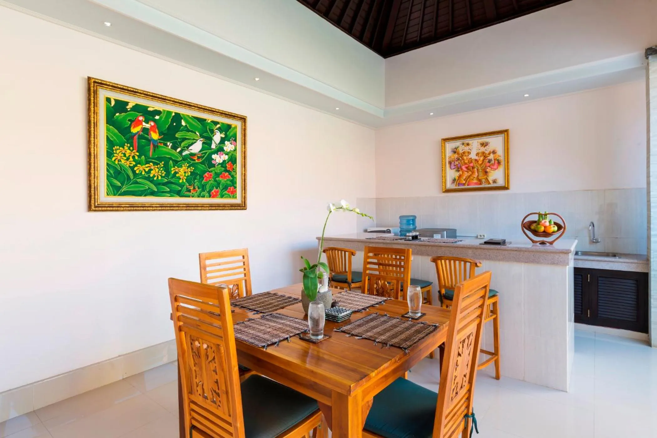 Kitchen or kitchenette in Kubal Villa and Living Seminyak