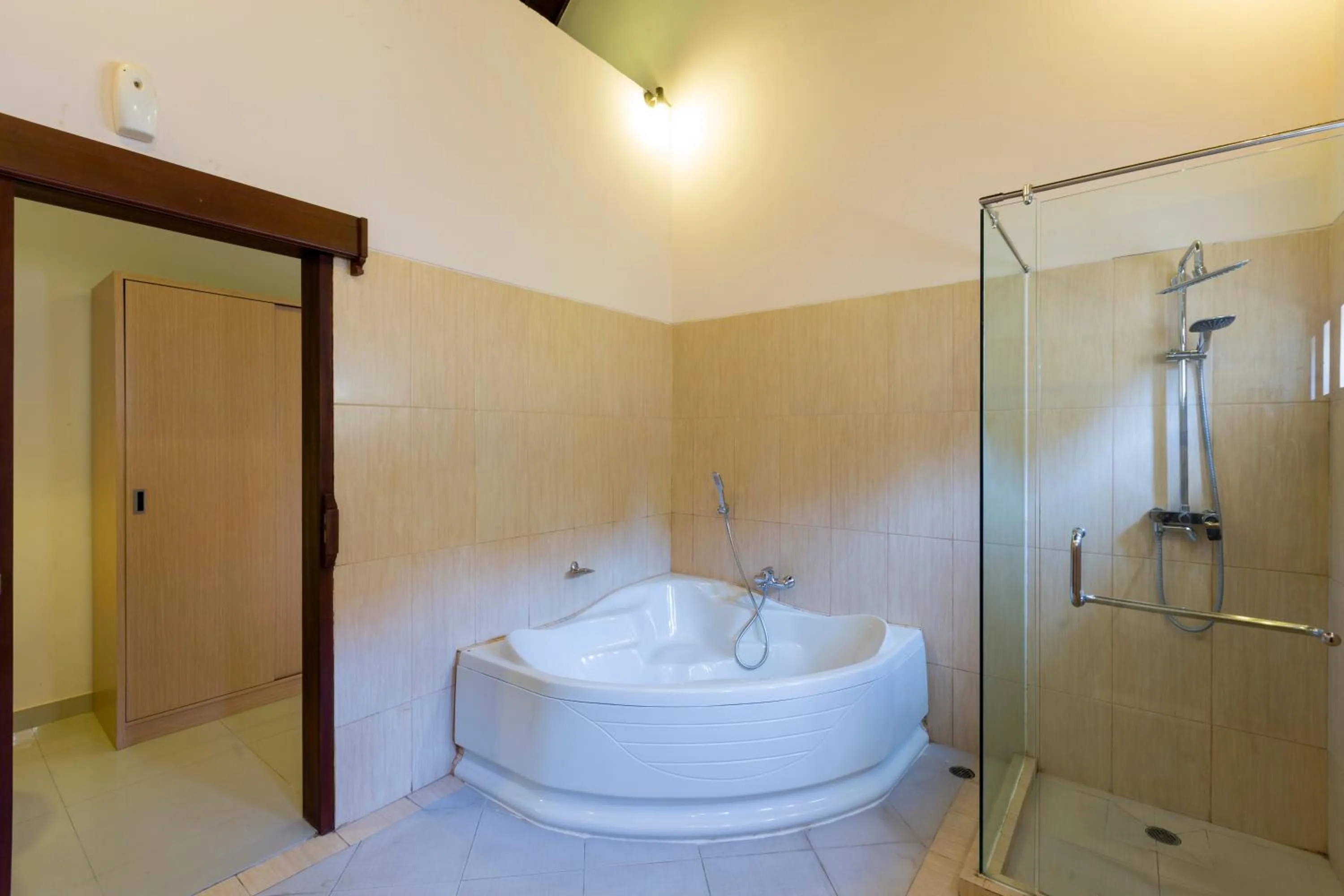 Bath in Kubal Villa and Living Seminyak