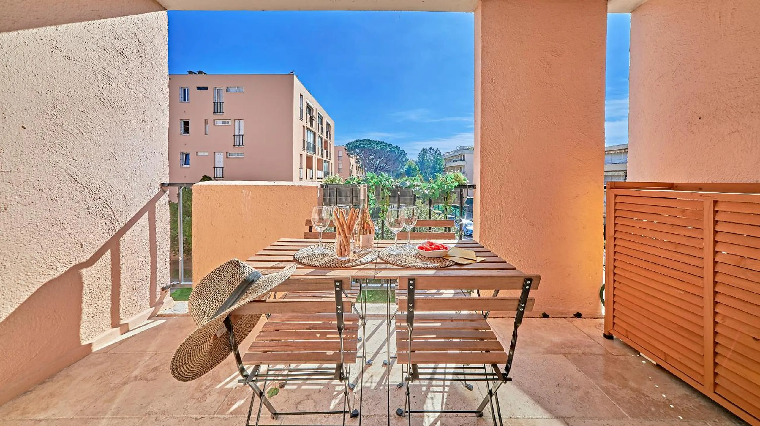 Saint Antoine-City center St-Tropez-TerraceParking