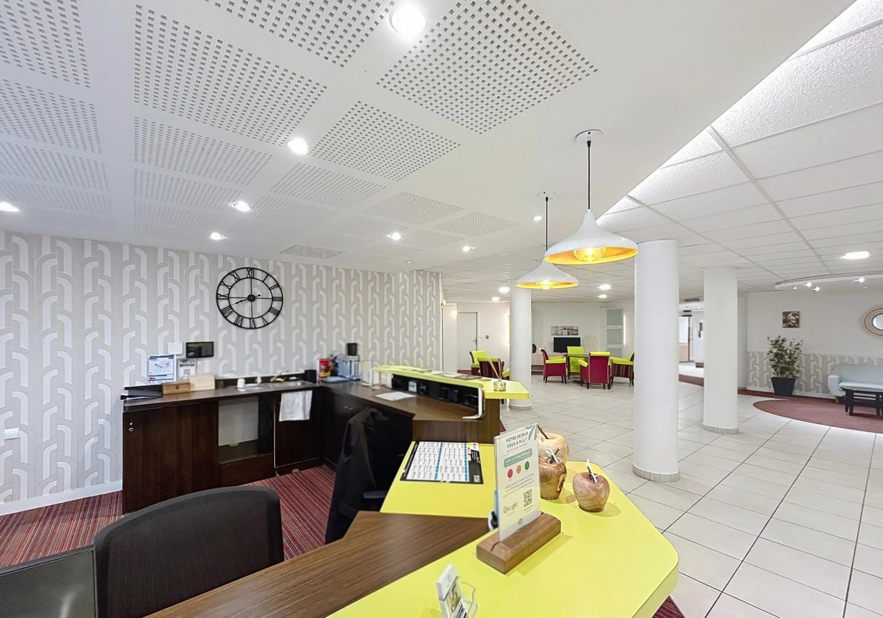 Lobby or reception in Terres de France - Appart Hôtel Rouen Flaubert