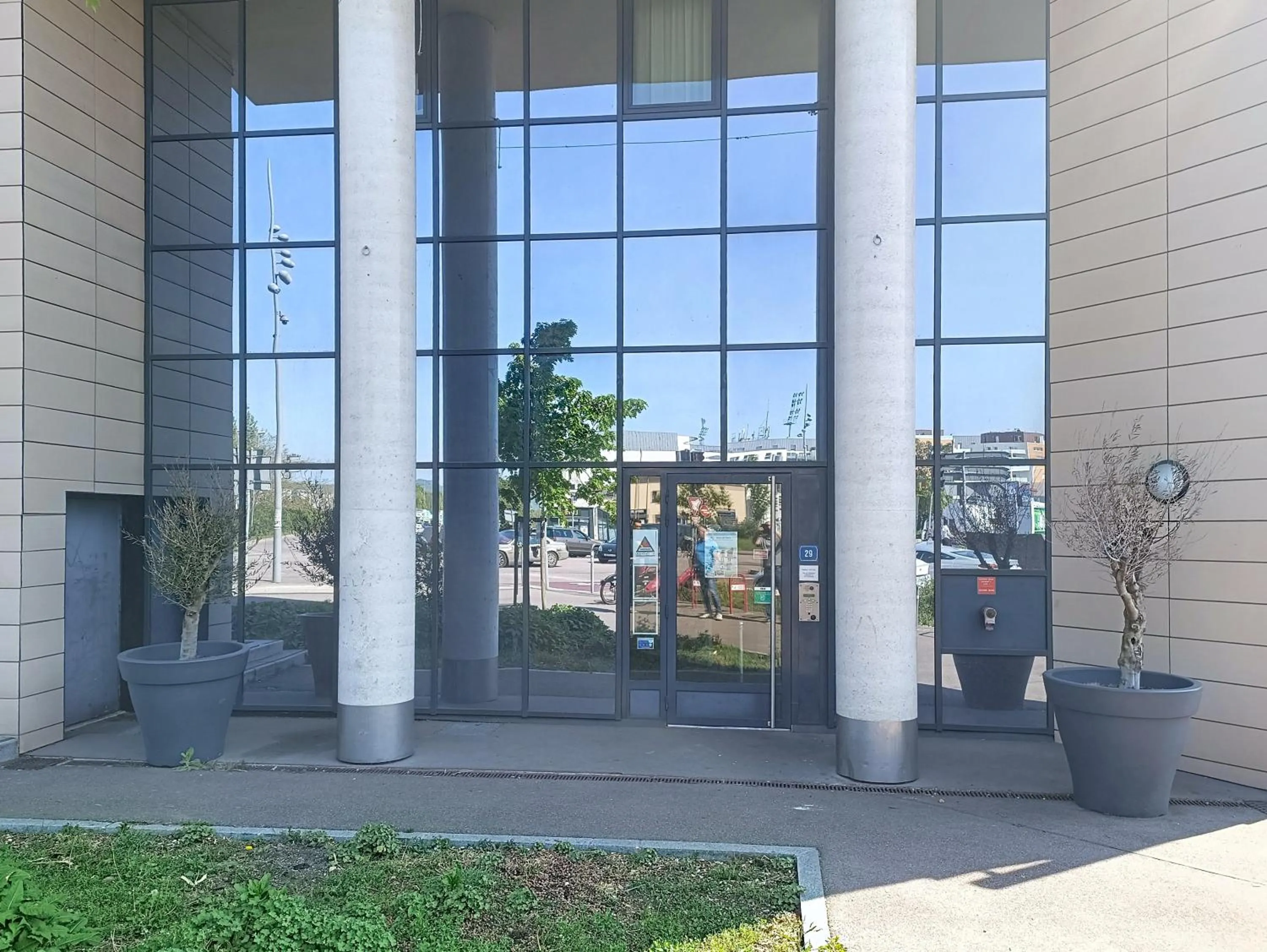 Facade/entrance in Terres de France - Appart Hôtel Rouen Flaubert