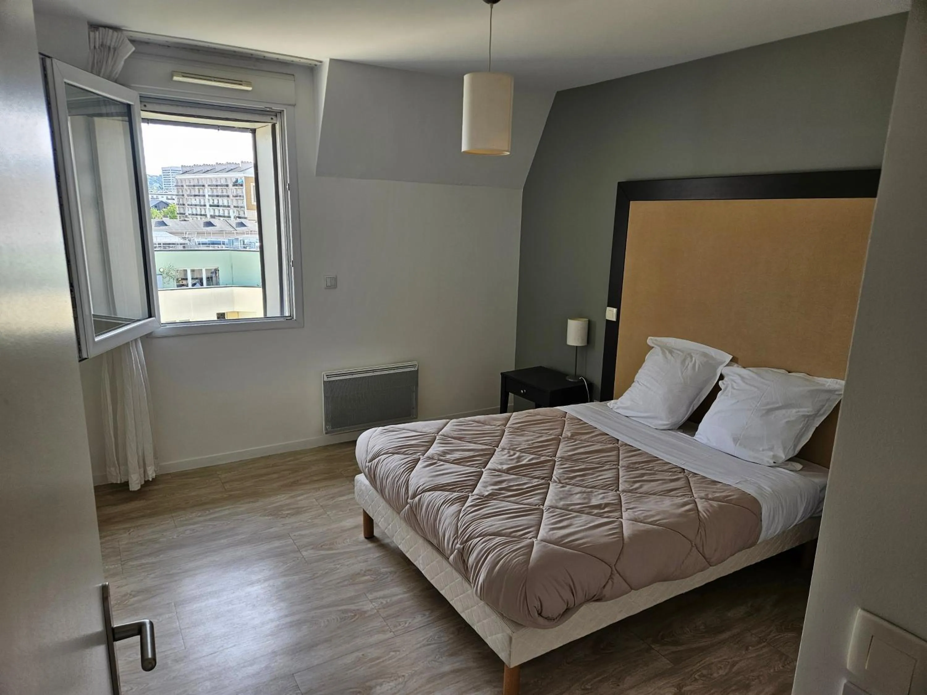 Bed in Terres de France - Appart Hôtel Rouen Flaubert