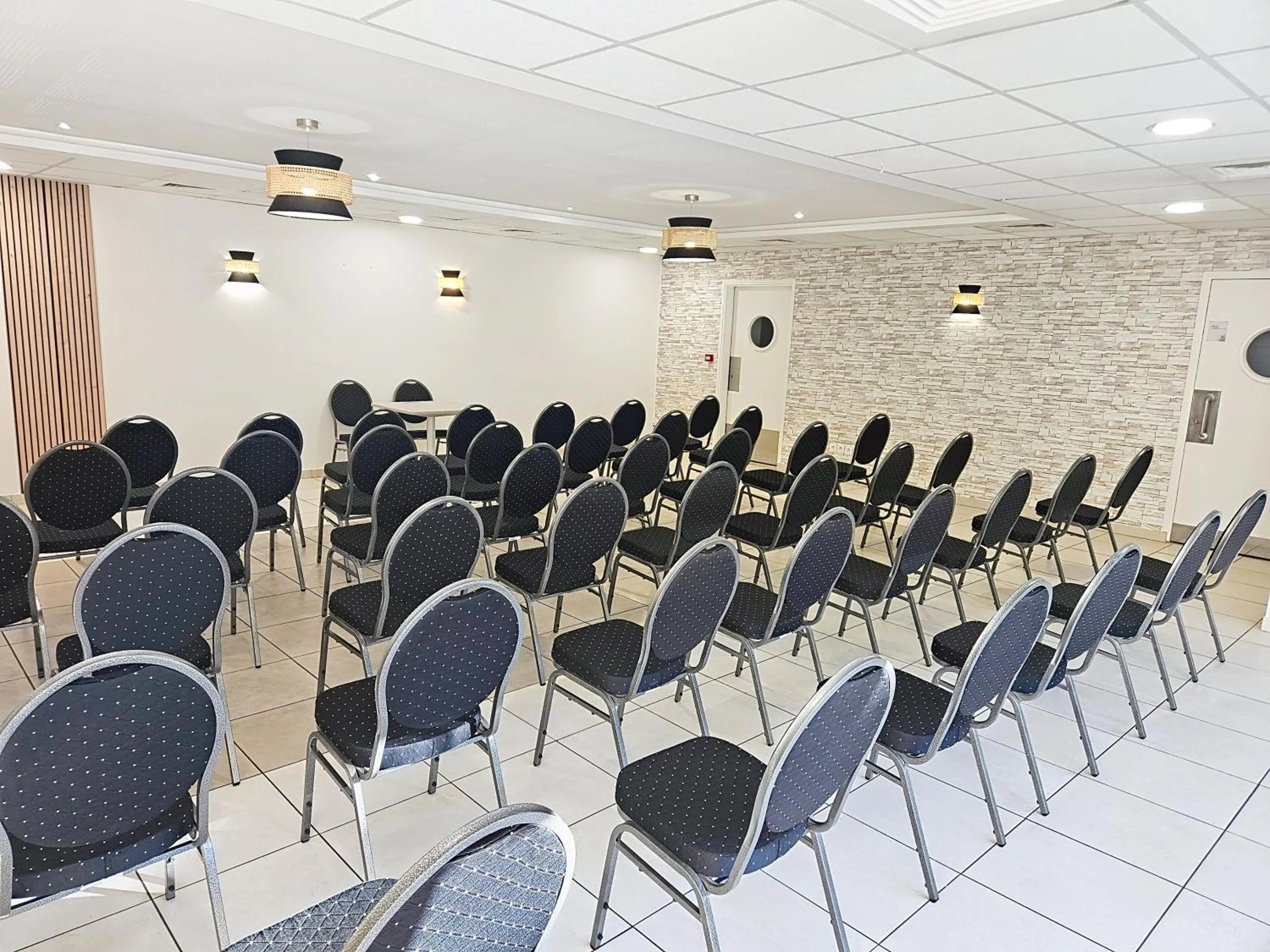 Meeting/conference room in Terres de France - Appart Hôtel Rouen Flaubert