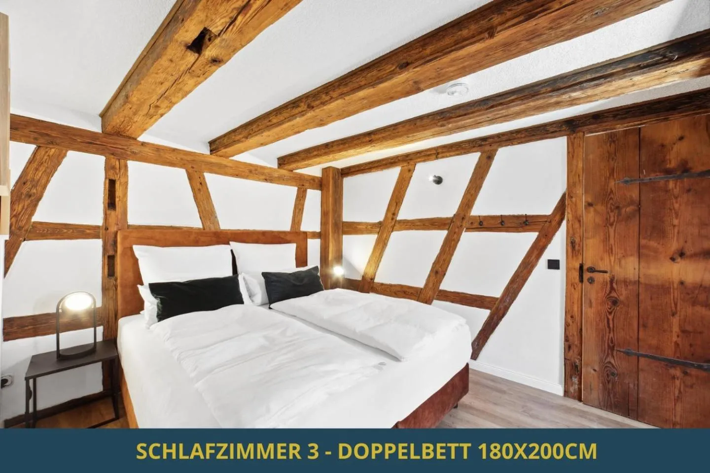 Bed in SandAPART34 - 4 tolle FeWos von 1-9 Pers mitten in der Altstadt