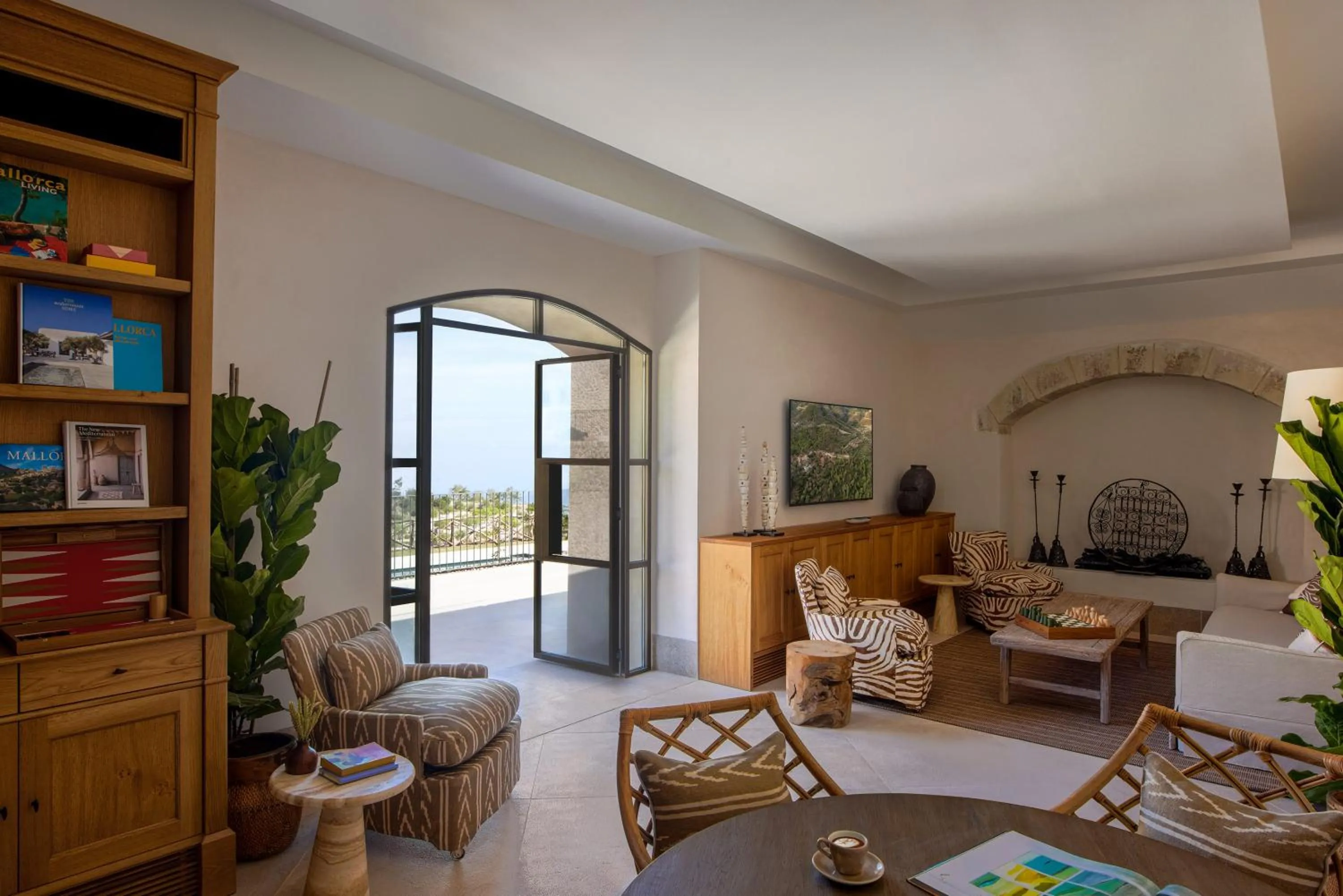 Communal lounge/ TV room in Son Bunyola Resort and Villas