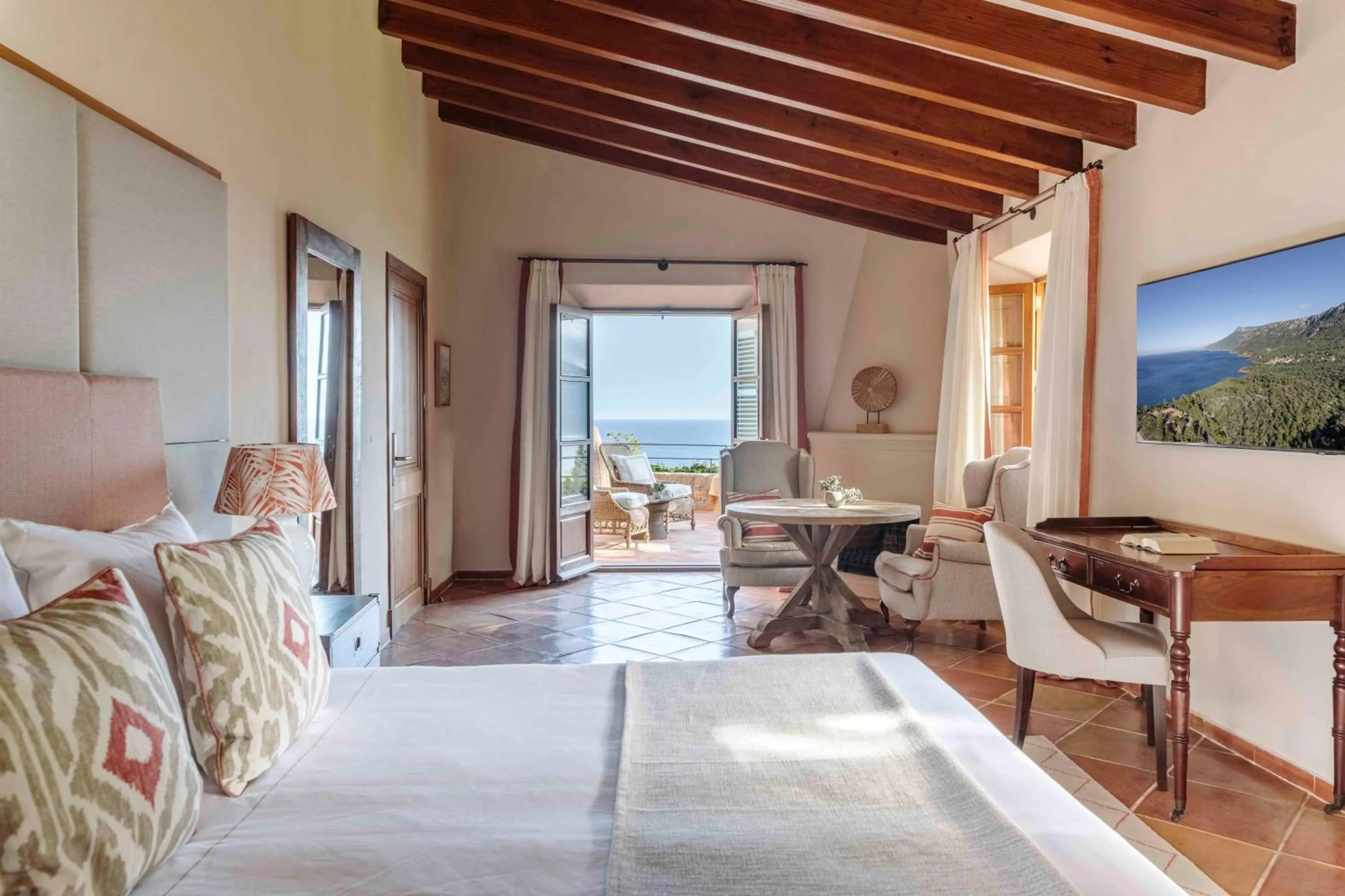 Bed in Son Bunyola Resort and Villas