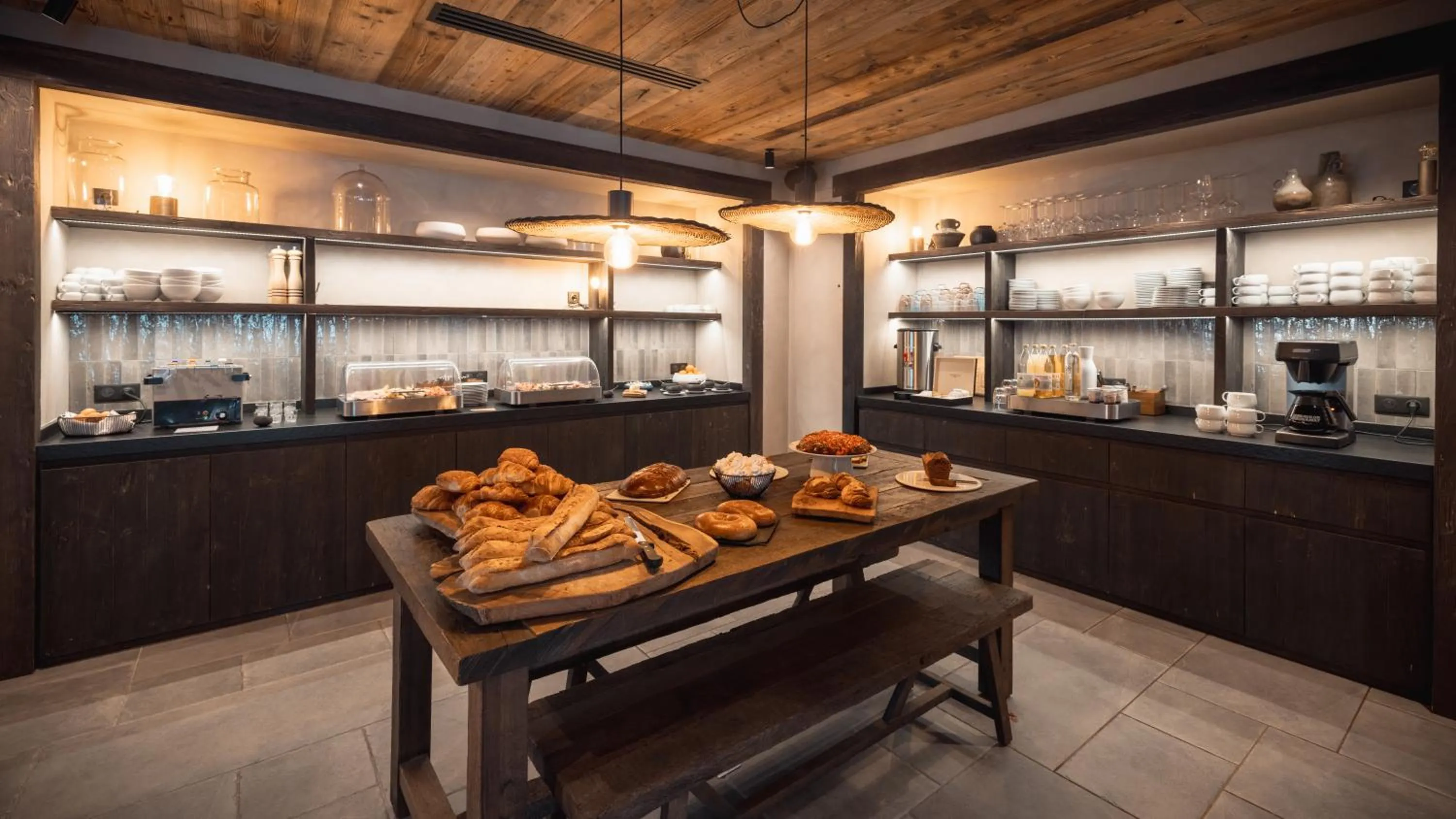 Breakfast in Hôtel de la Roche