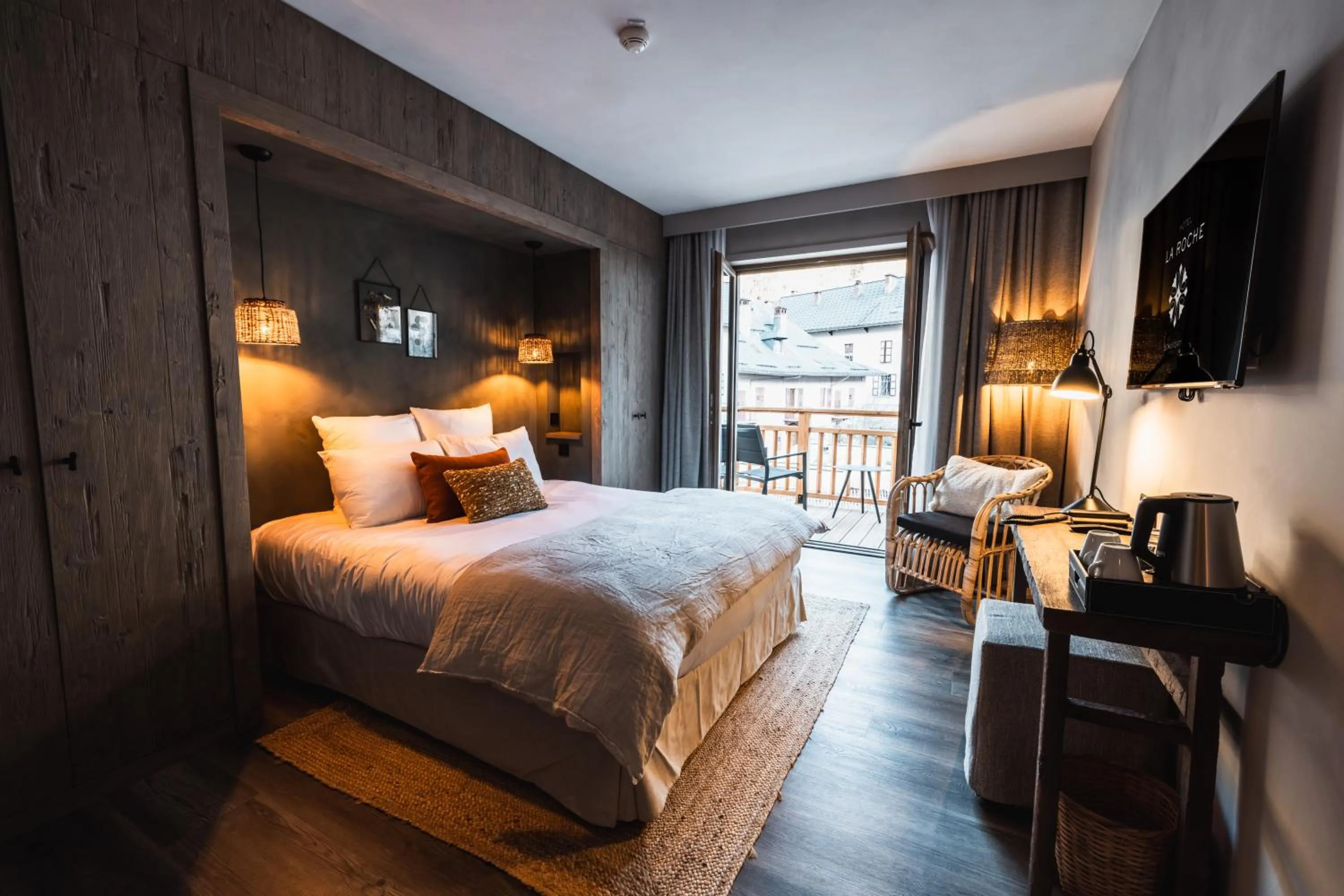 Bed in Hôtel de la Roche