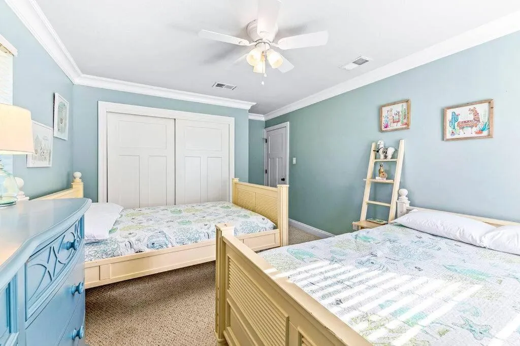 Bed in Foley Palms & OWA Resort / Pool