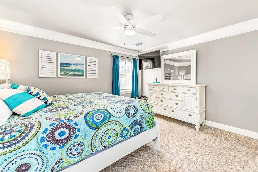 Bed in Foley Palms & OWA Resort / Pool