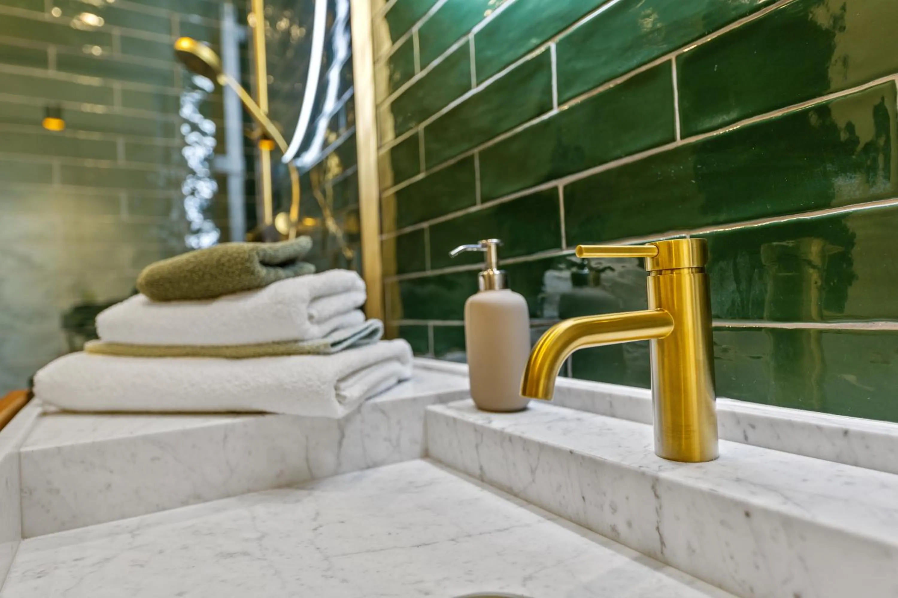 Bathroom in Central & luminous apartment