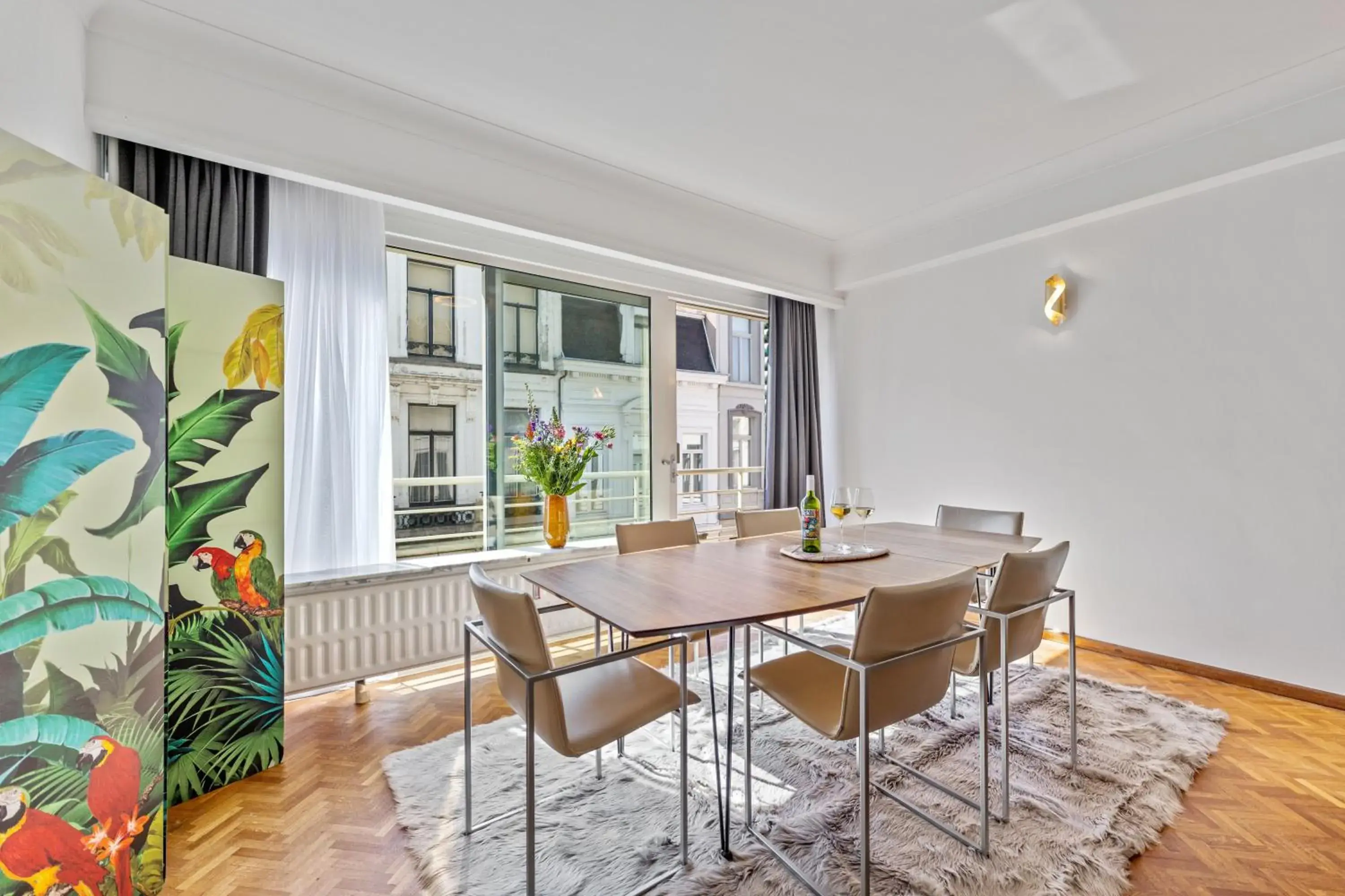Central & luminous apartment Central & luminous apartment