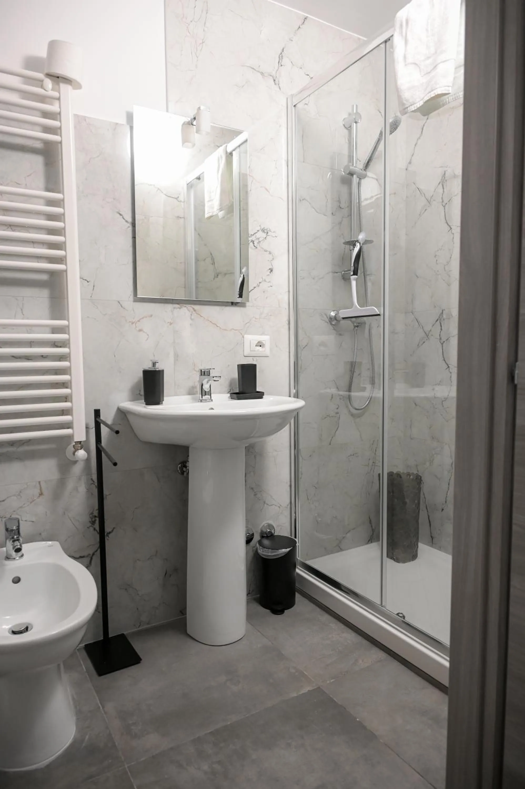 Bathroom in Karlin's house Anzi - albergo diffuso