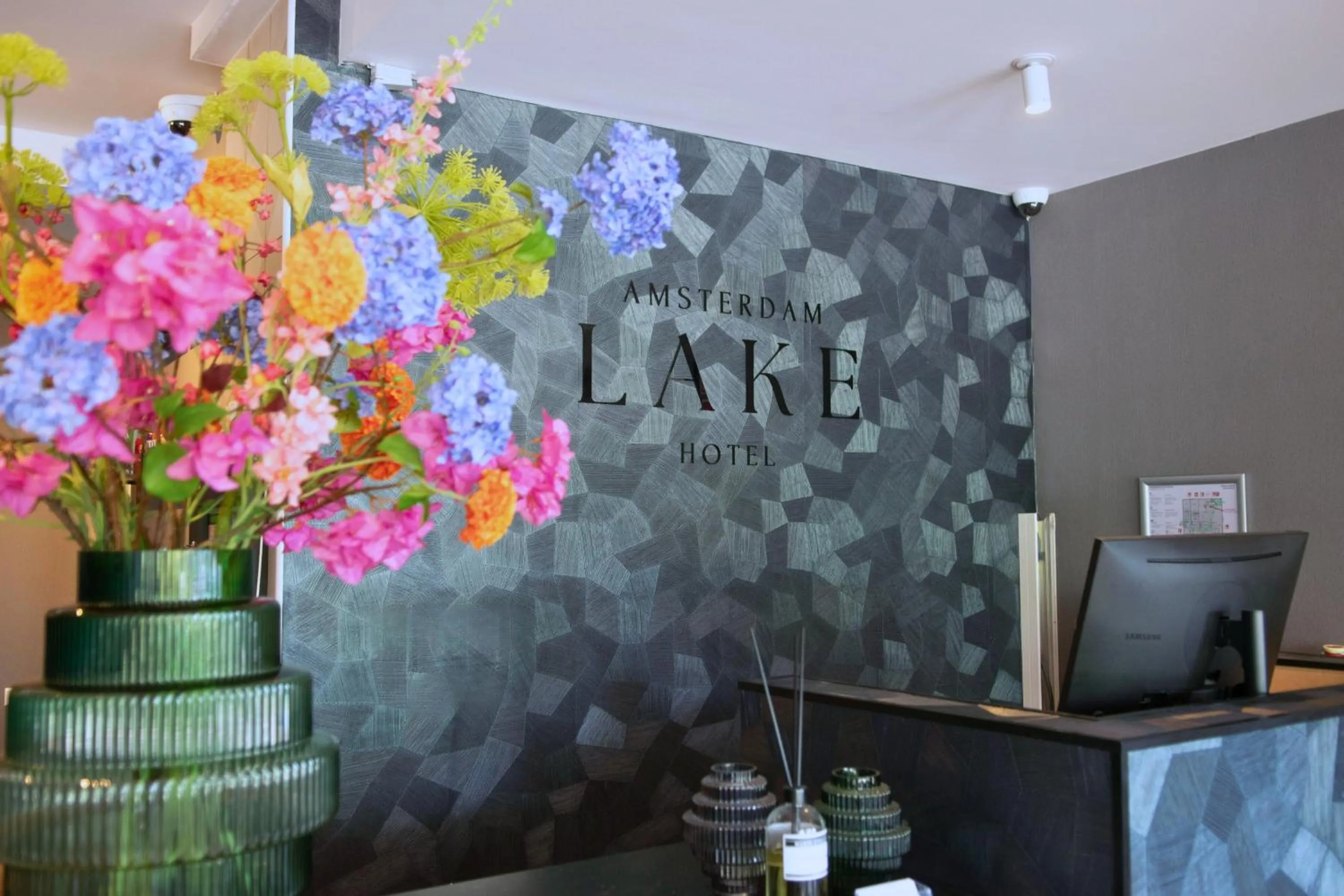 Lobby or reception in Amsterdam Lake Hotel