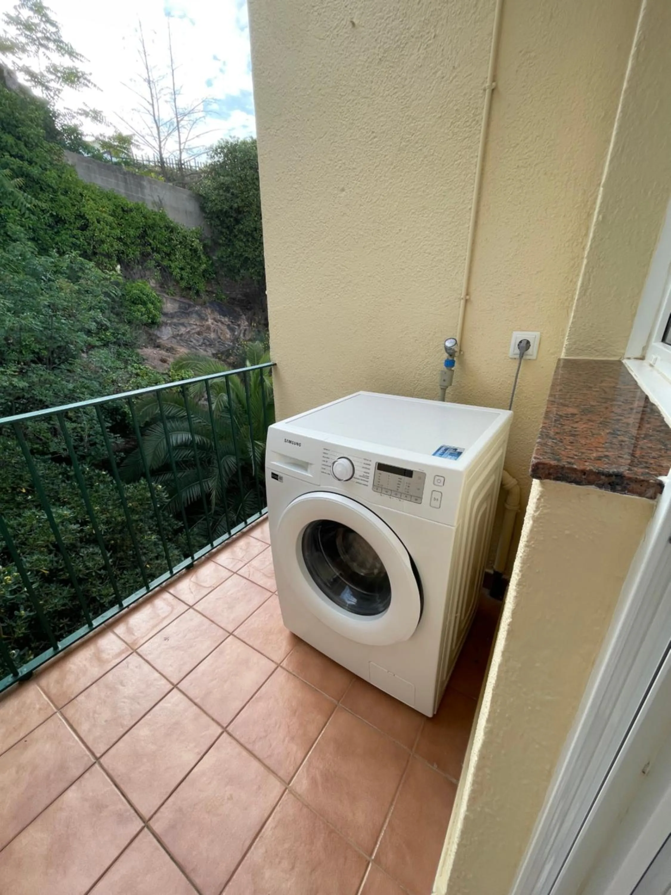 washing machine in Arena, exquisito apartamento con aire acondicionado en la playa