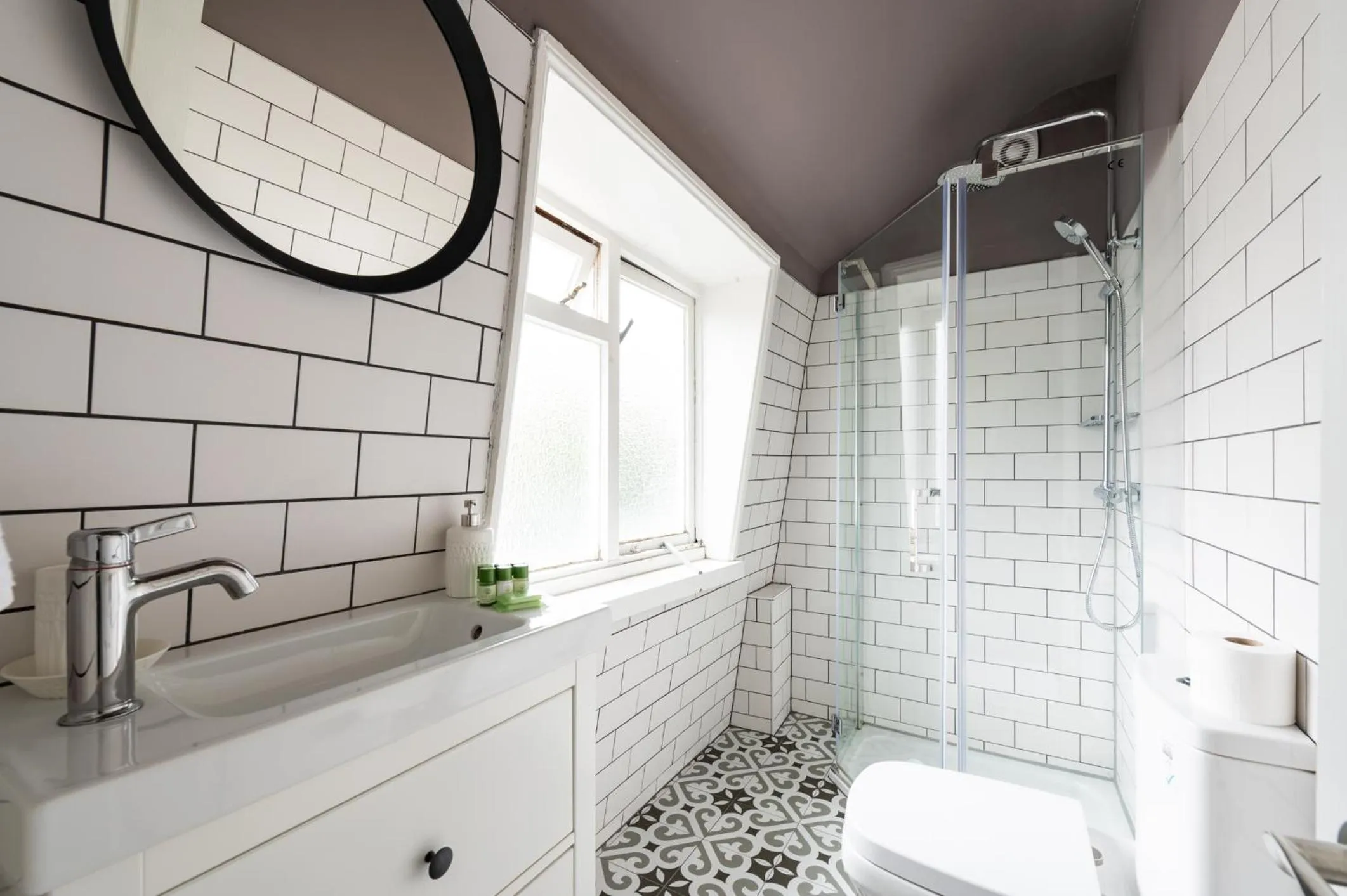 Shower in Paddington by CAPITAL