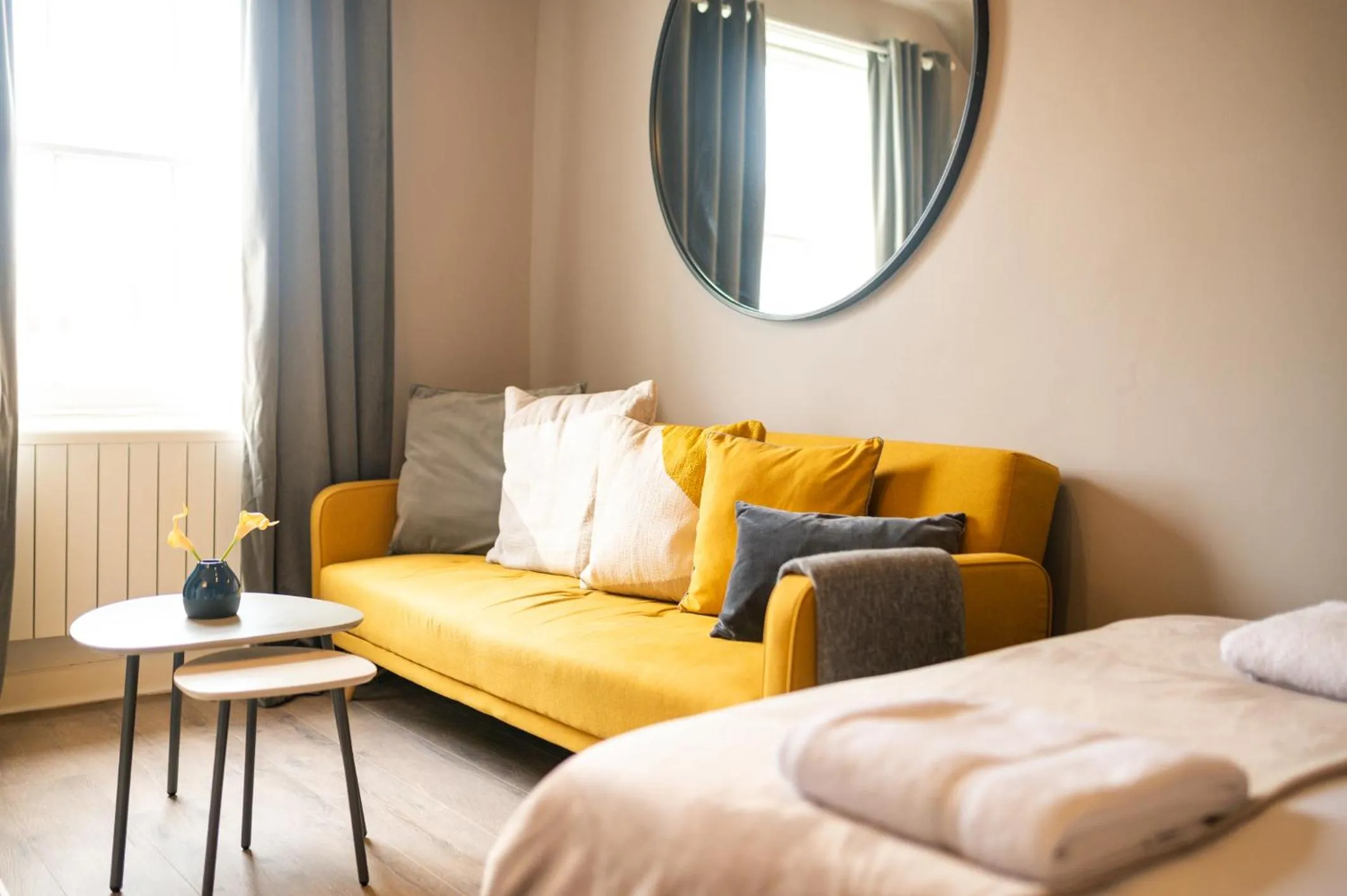 Living room, Bed in Paddington by CAPITAL