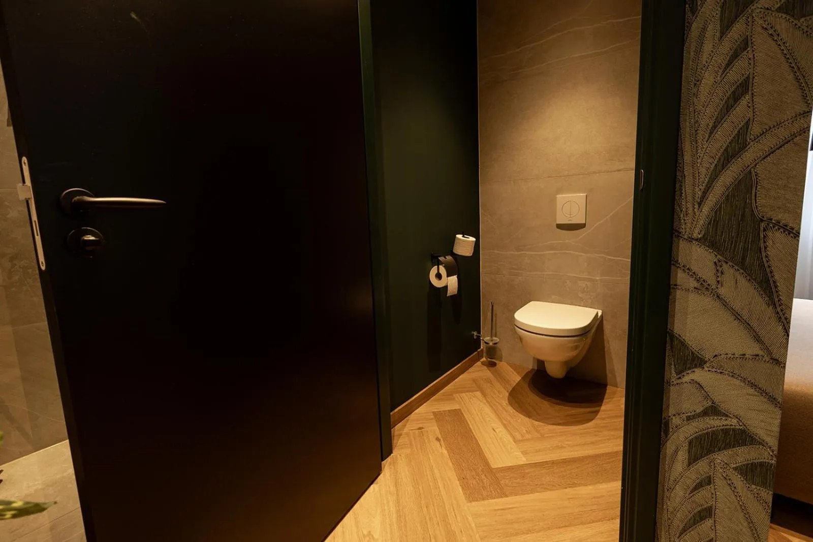 Toilet in Hotel Restaurant De Zwaan