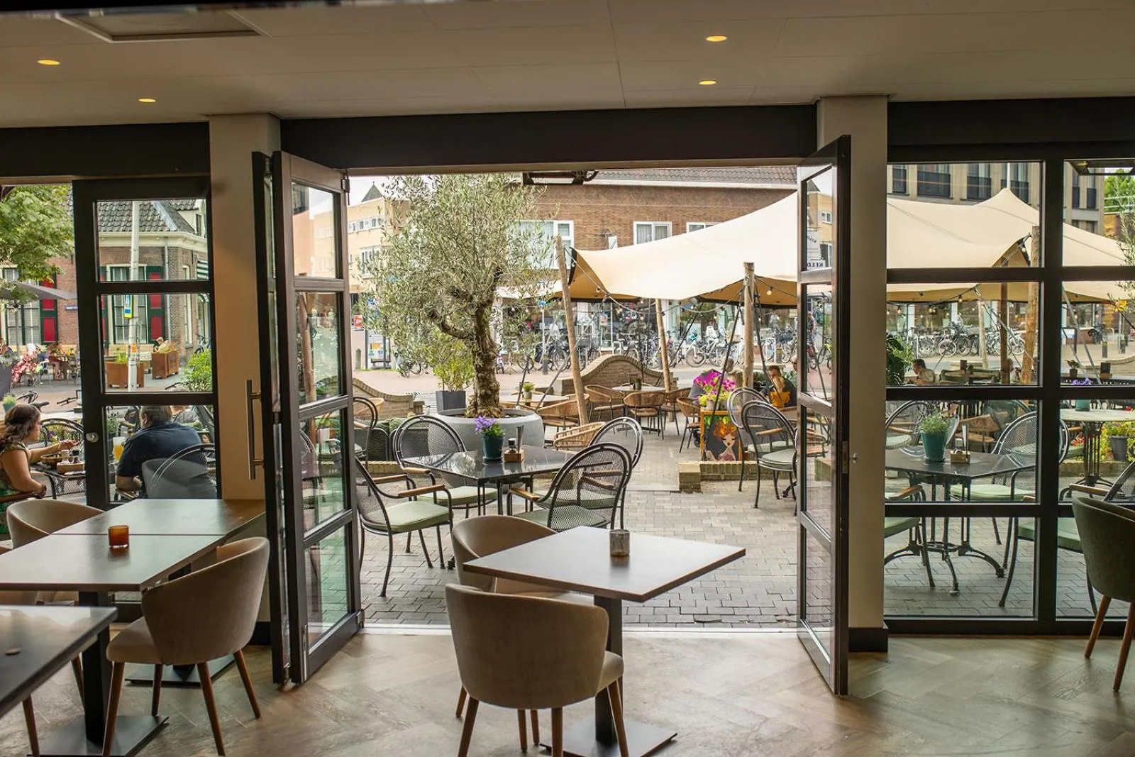 Restaurant/places to eat in Hotel Restaurant De Zwaan