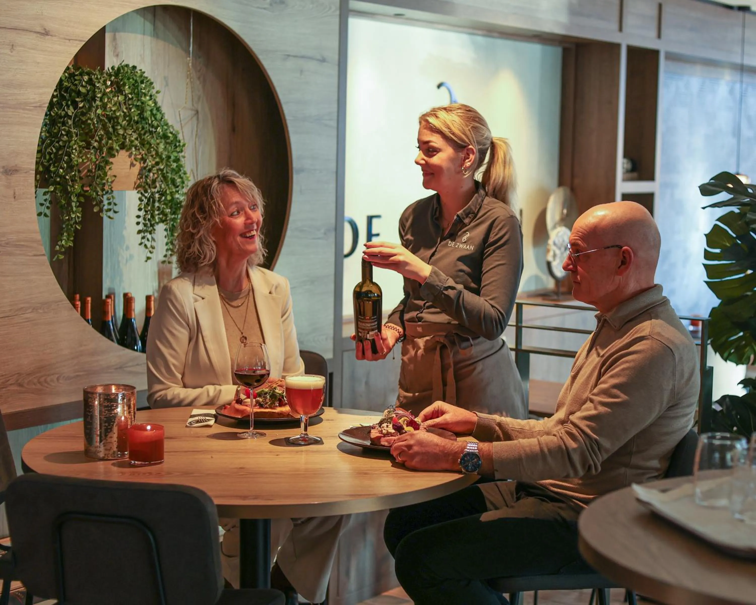 Restaurant/places to eat in Hotel Restaurant De Zwaan