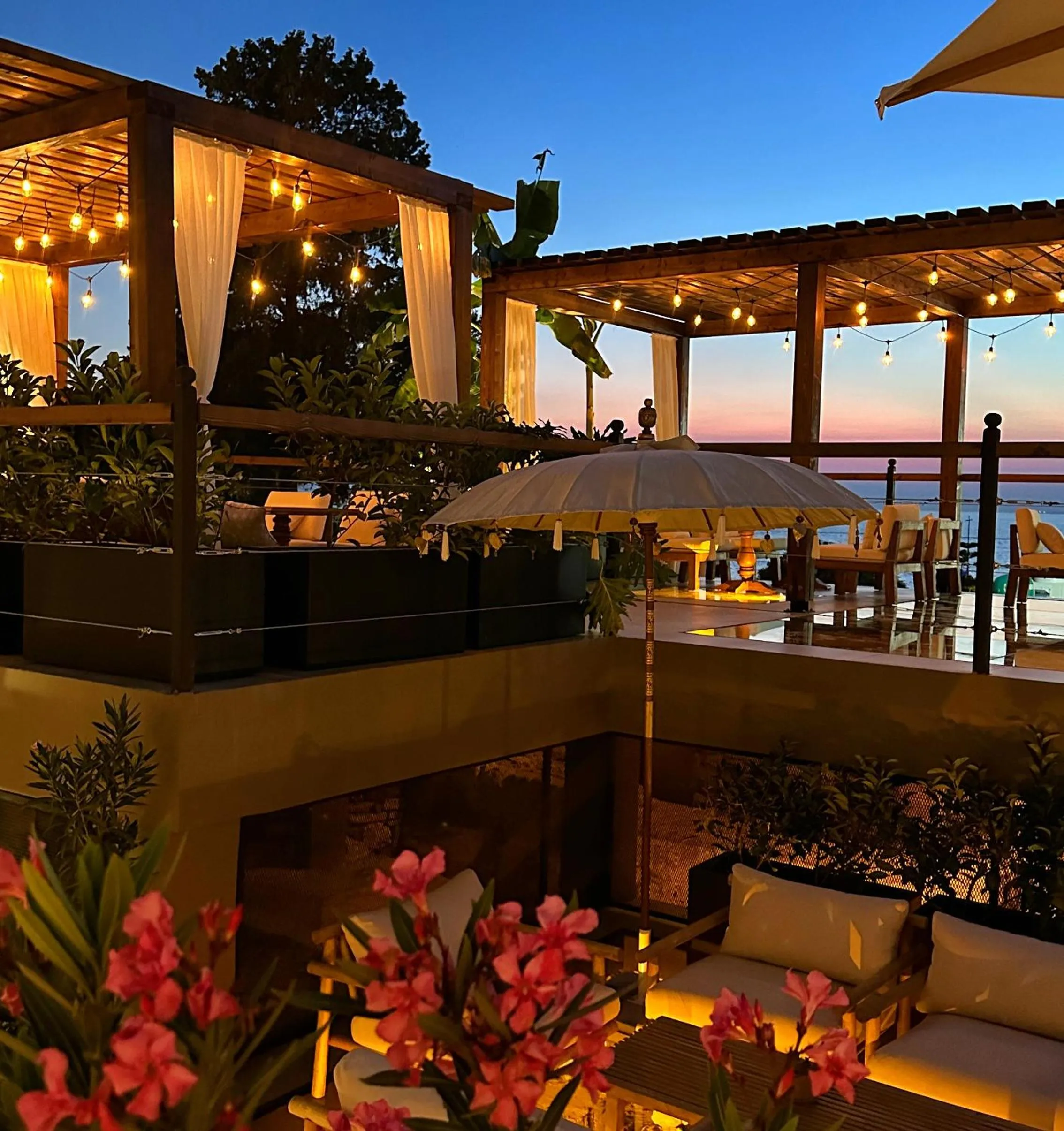 Balcony/Terrace in 6 ROOMS BY AZUMARE