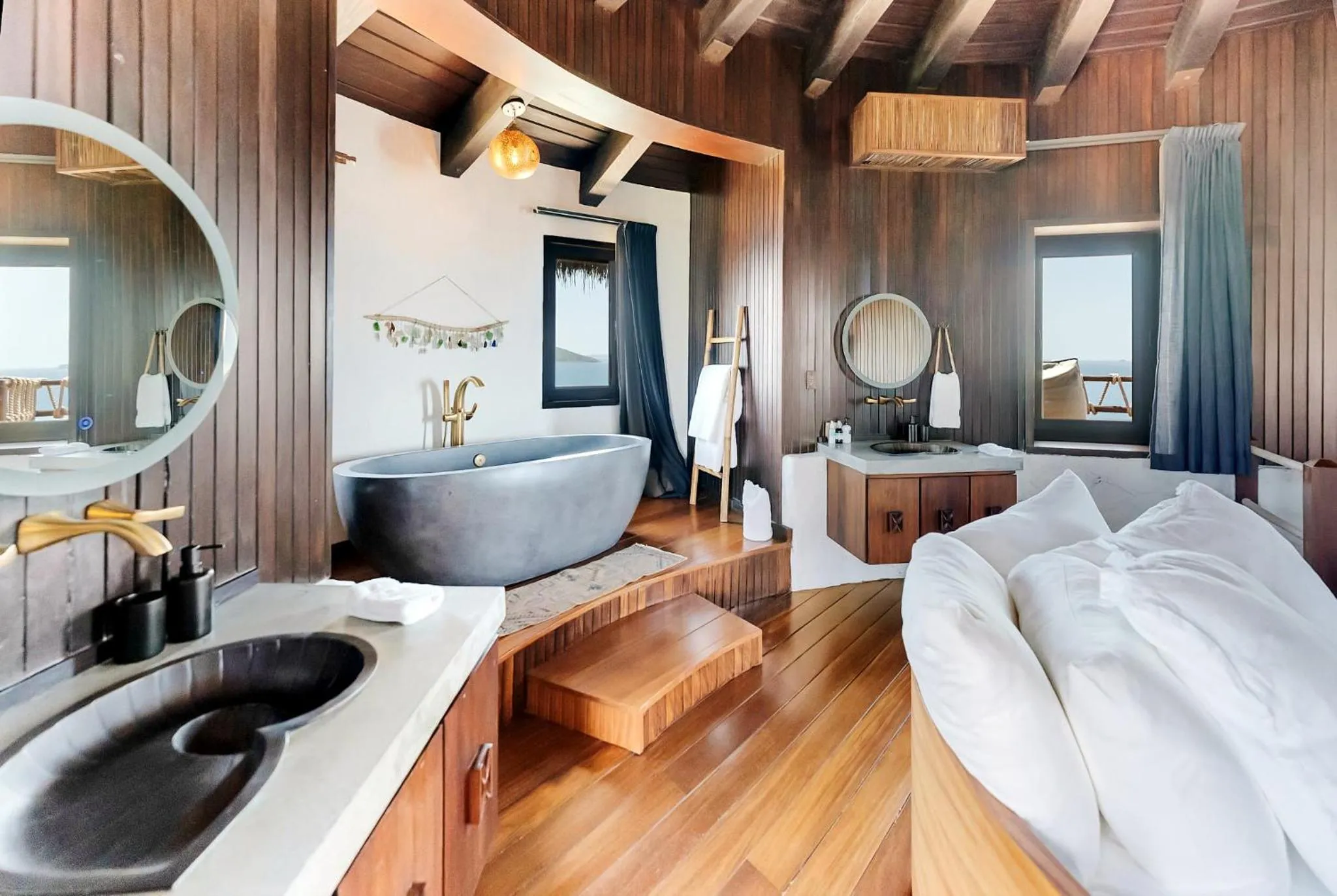 Bedroom, Bed in The Aerial, BVI