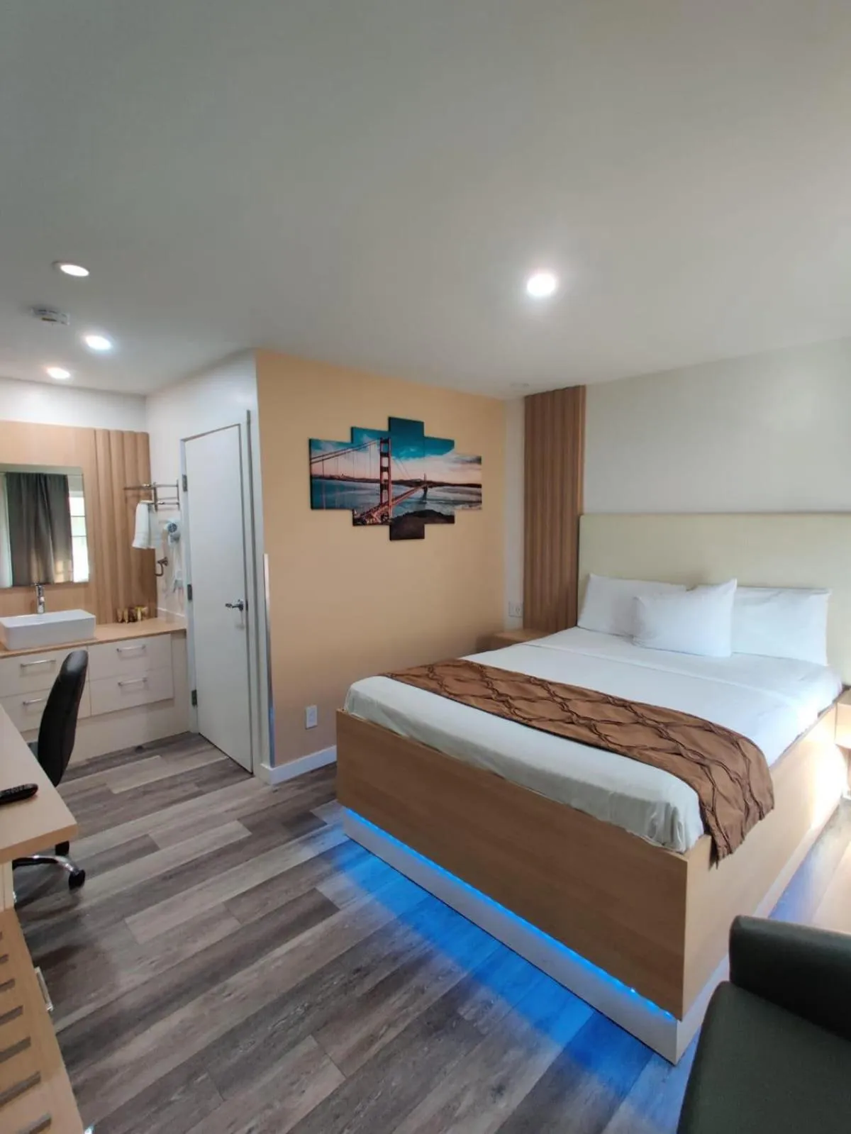 Bed in San Francisco Inn