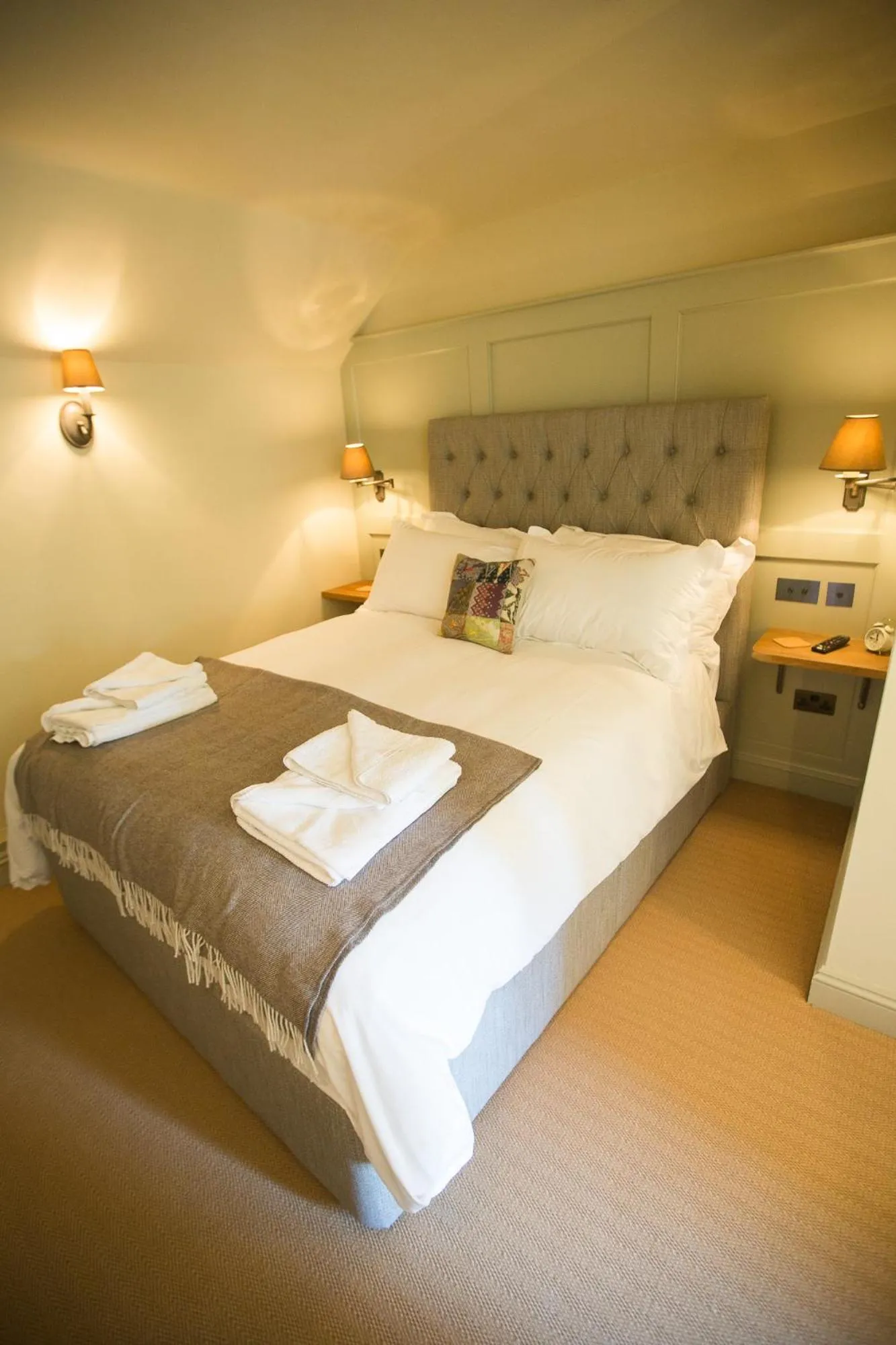 Bedroom, Bed in The Porch House