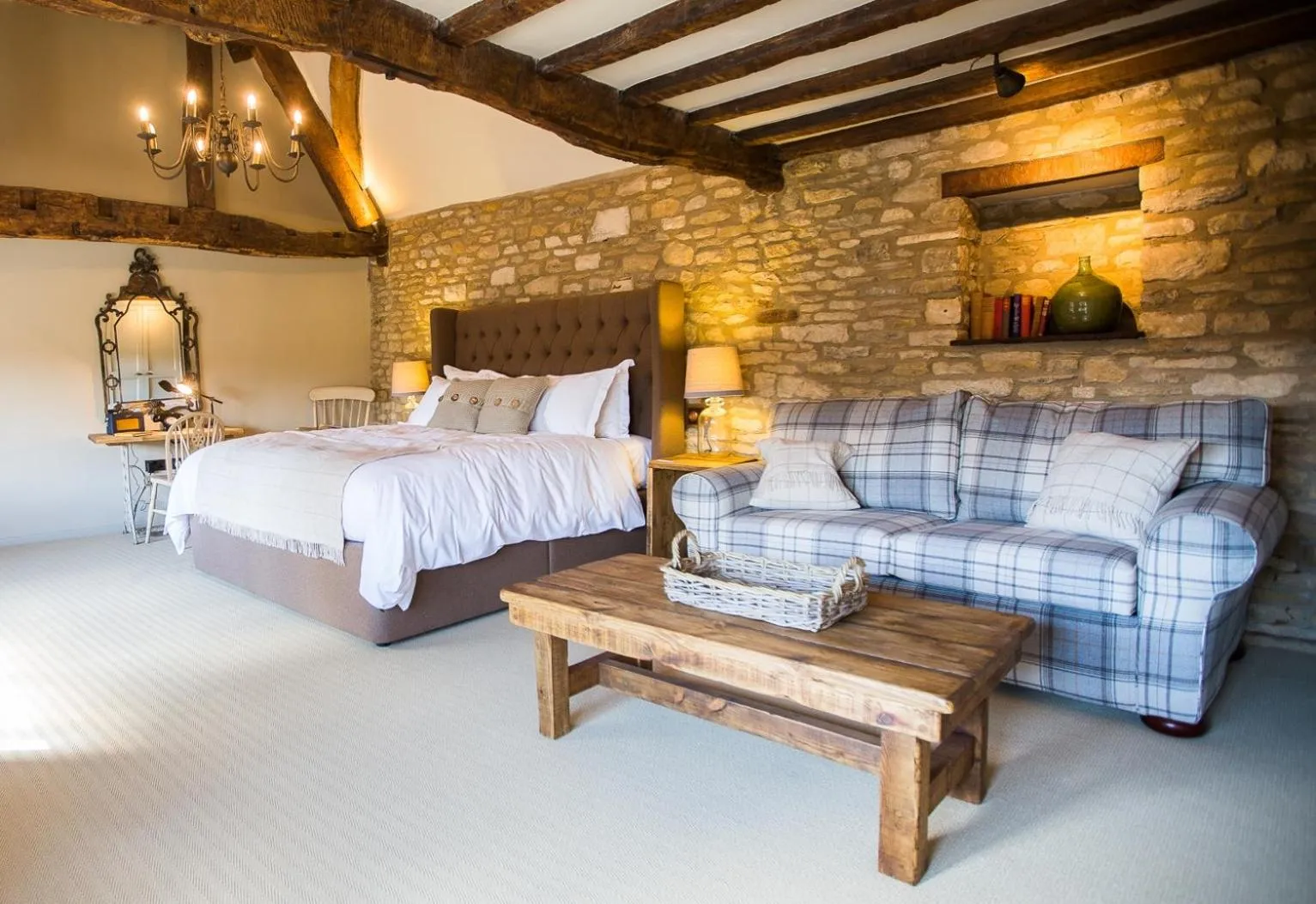 Bedroom, Bed in The Porch House
