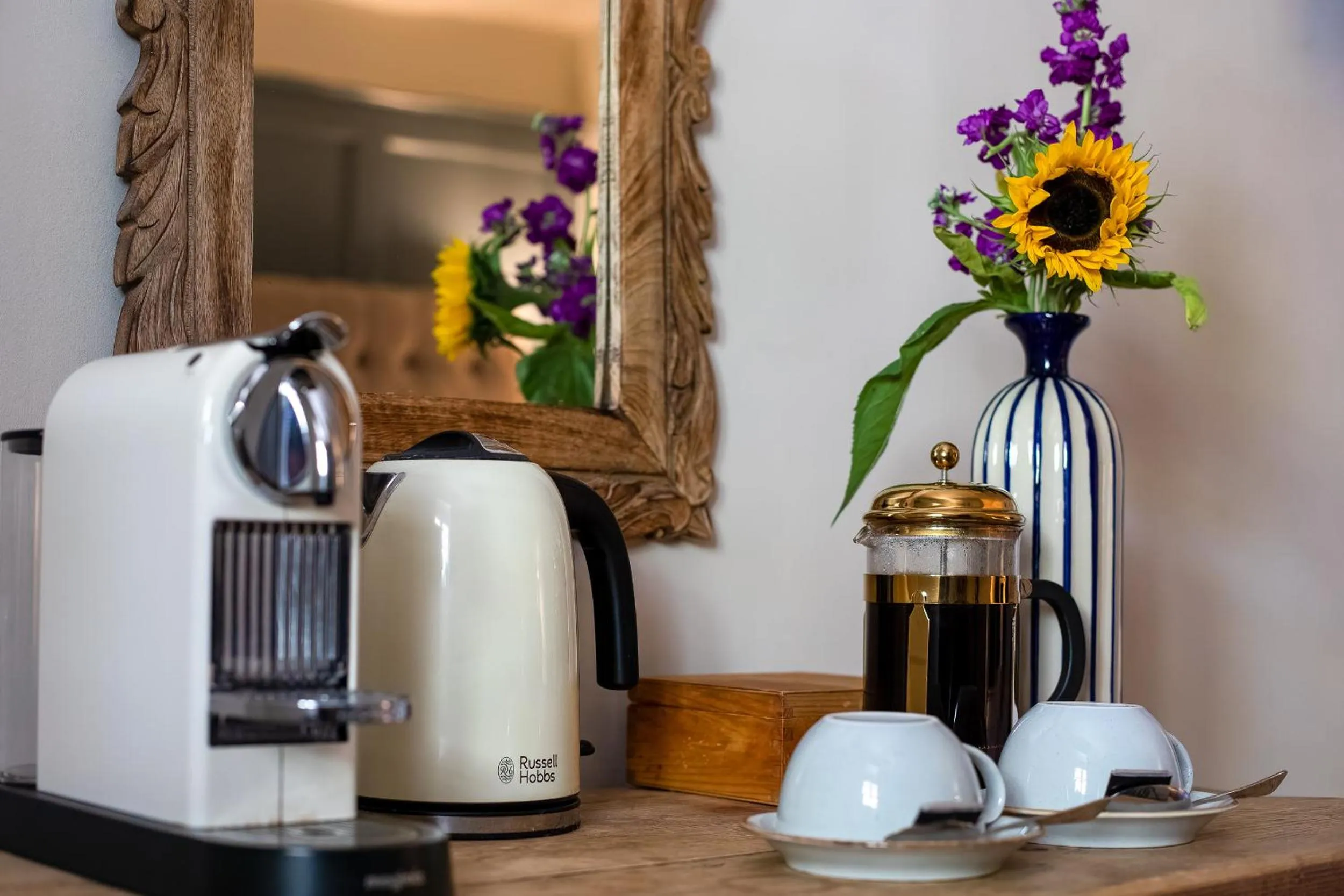 Coffee/tea facilities in The Porch House