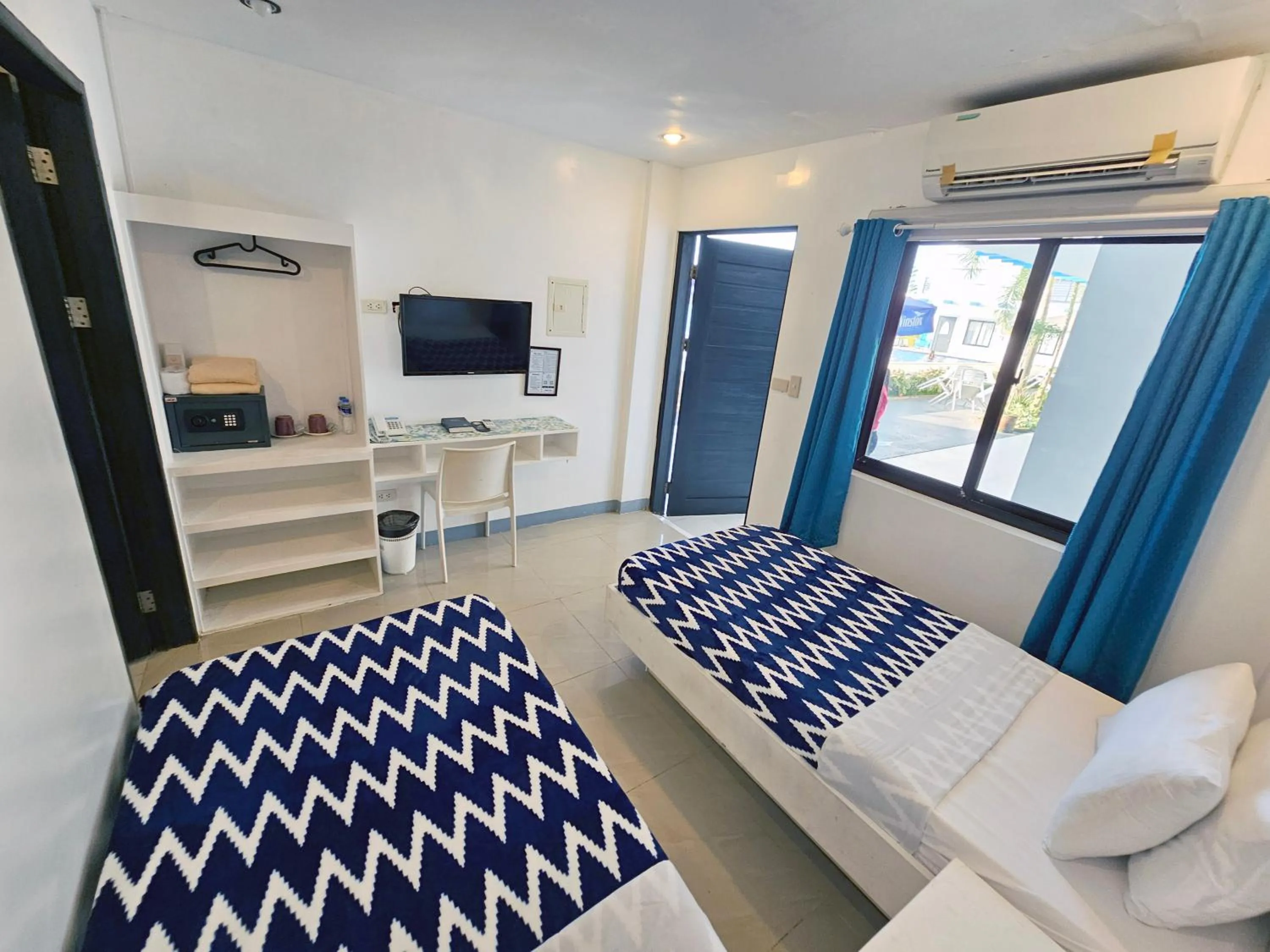 Bedroom, Bed in Blue Coast Beach Hotel