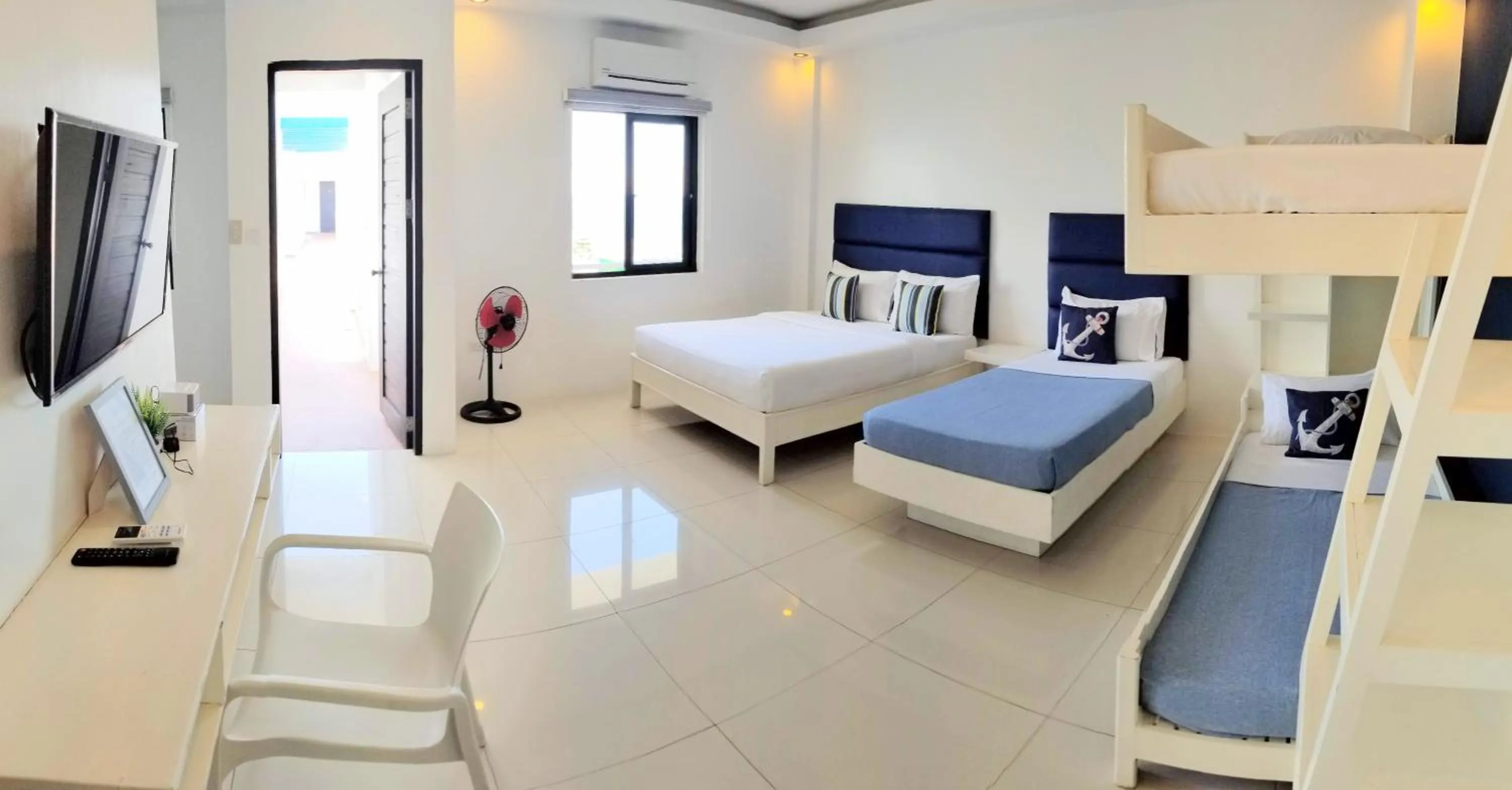 Bedroom, Bed in Blue Coast Beach Hotel