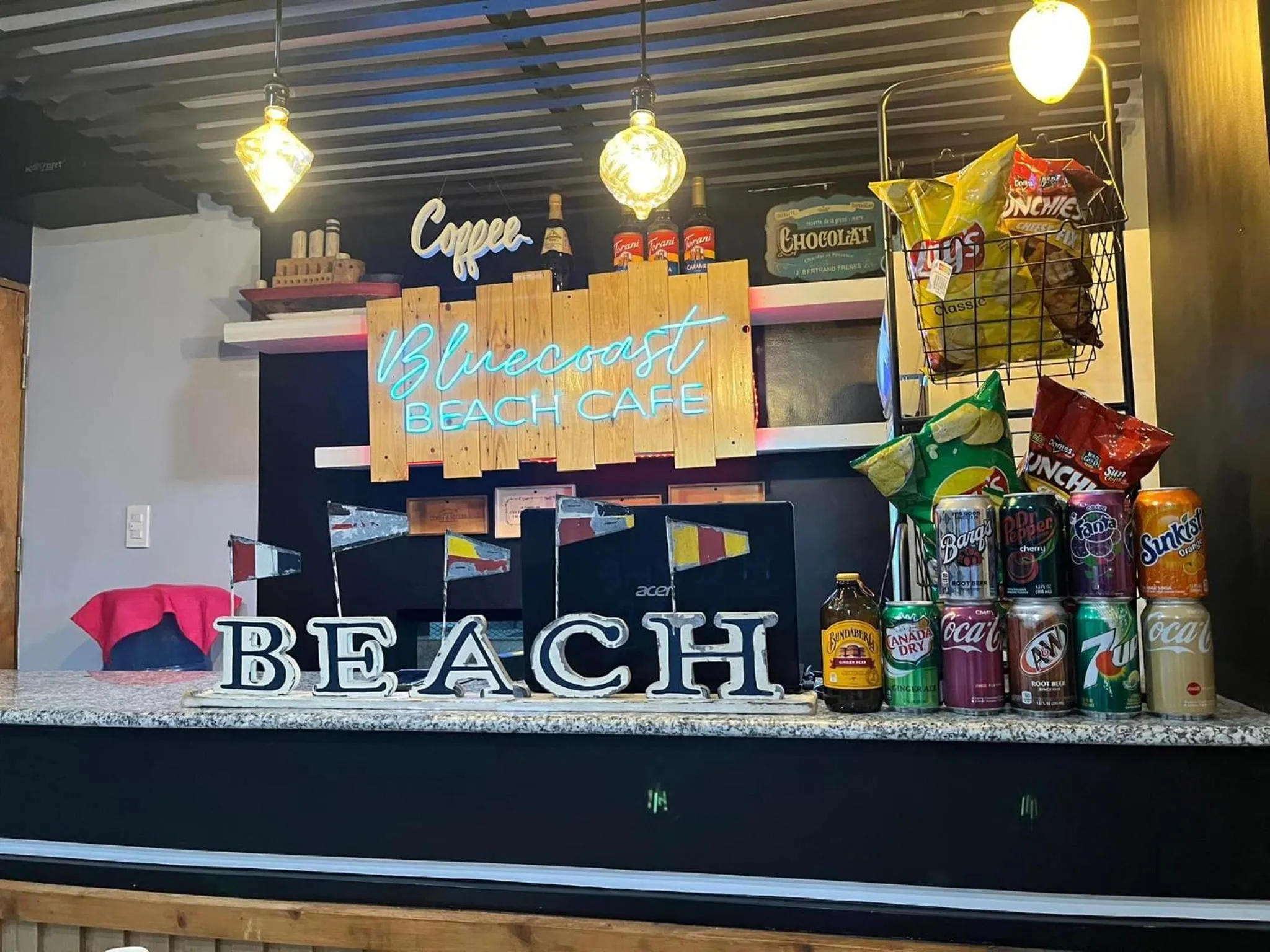 Restaurant/places to eat in Blue Coast Beach Hotel