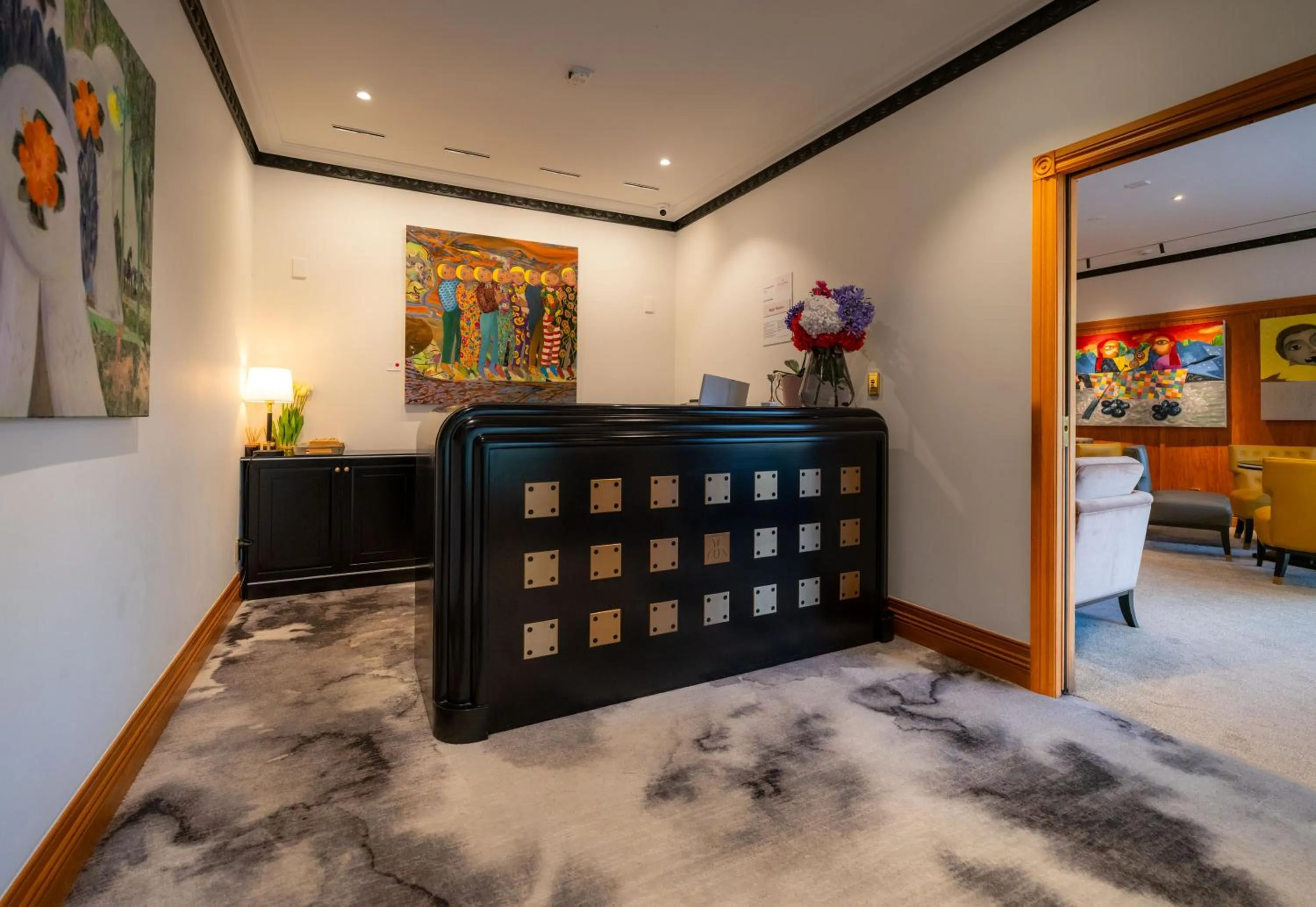 Seating area, Bed in Hana Lodge