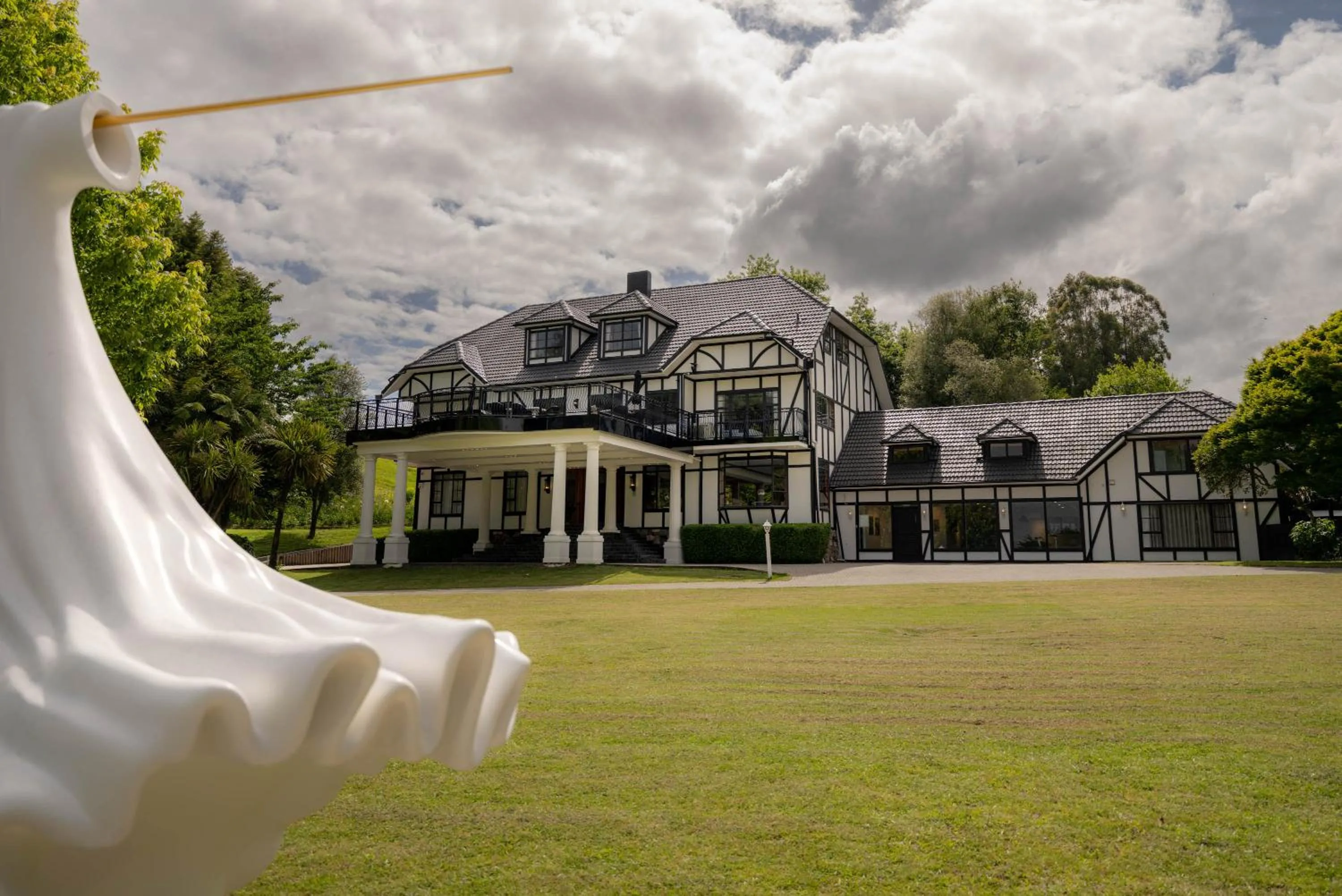 Property building in Hana Lodge
