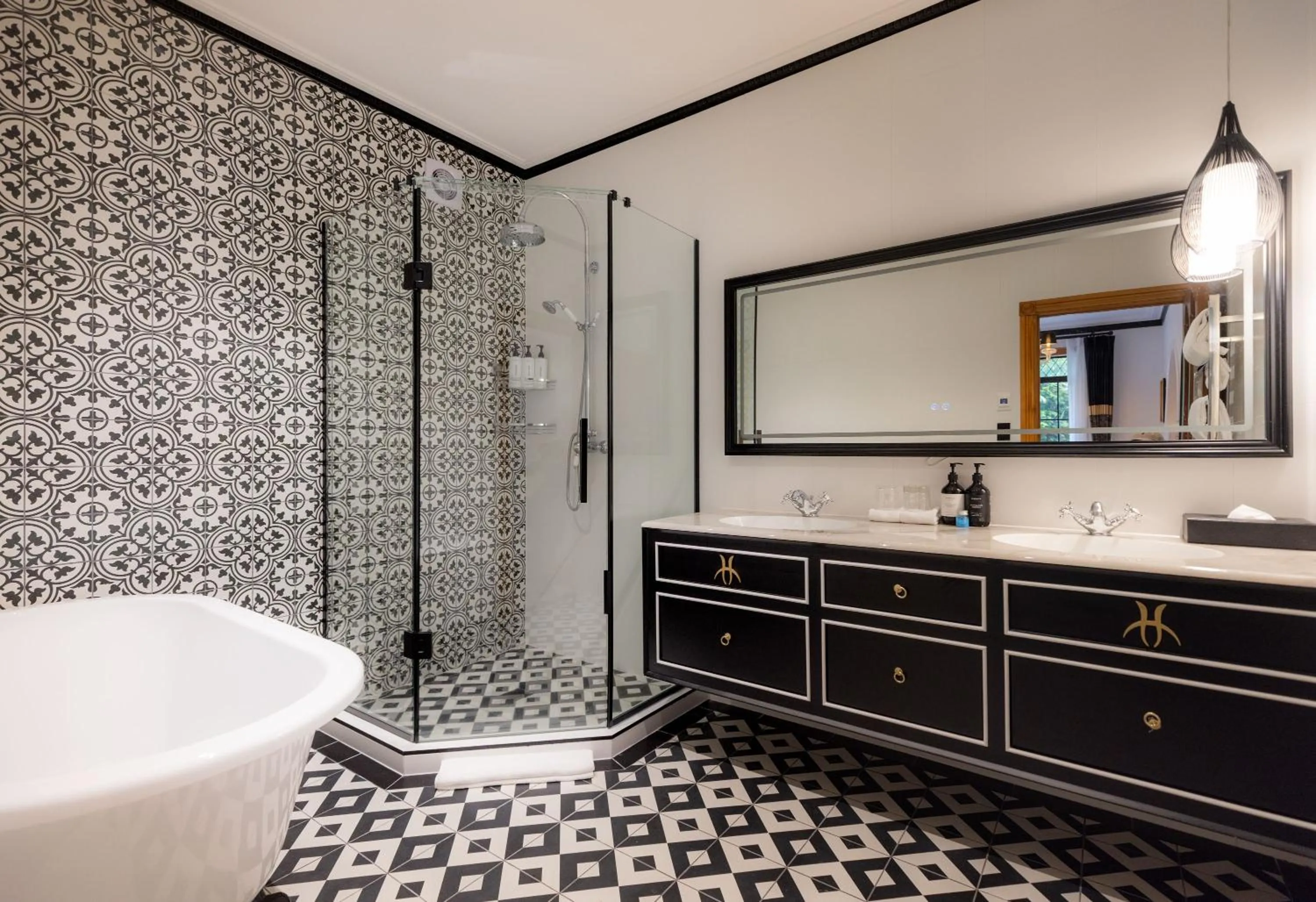 Shower in Hana Lodge