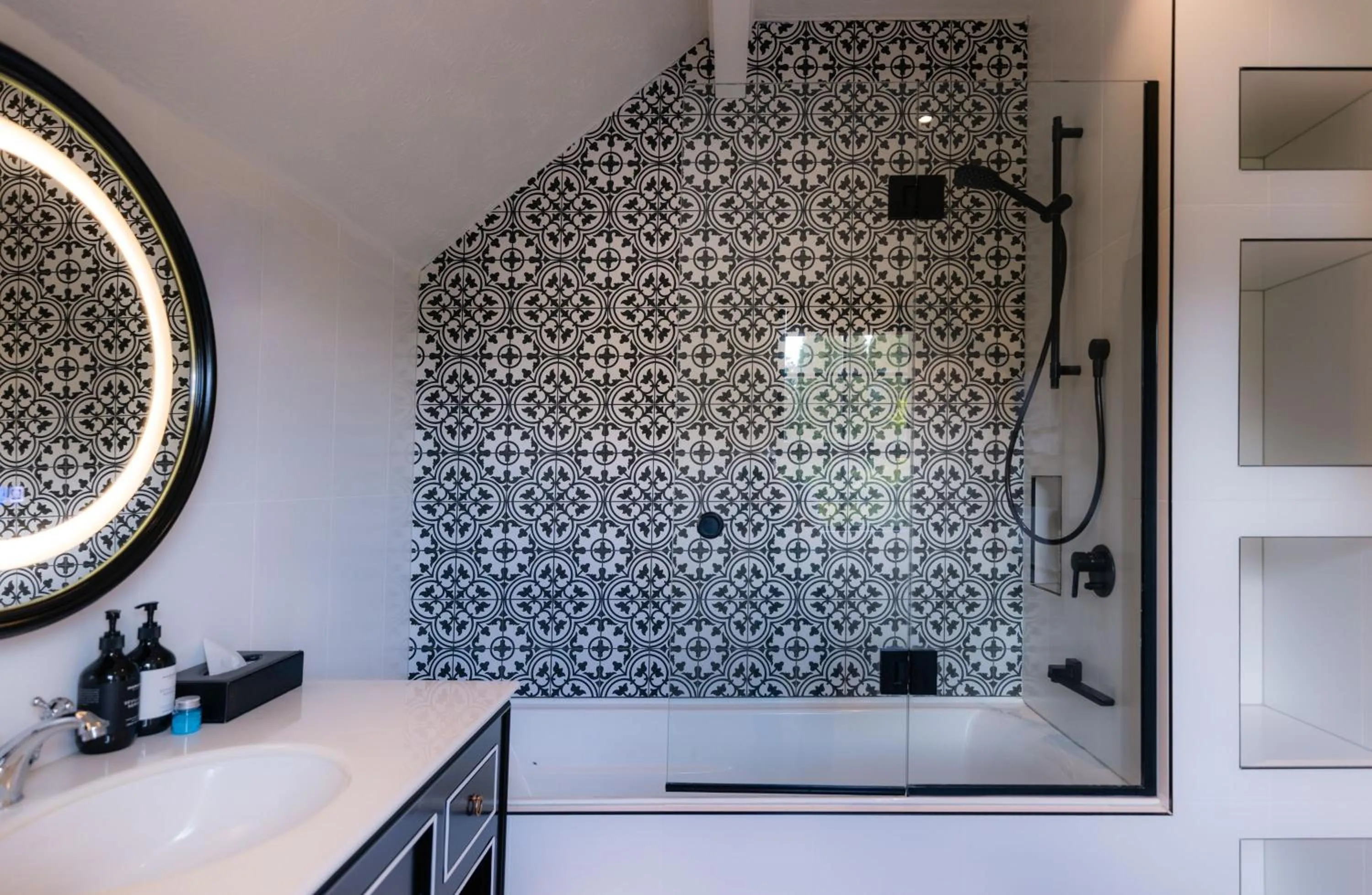 Shower in Hana Lodge