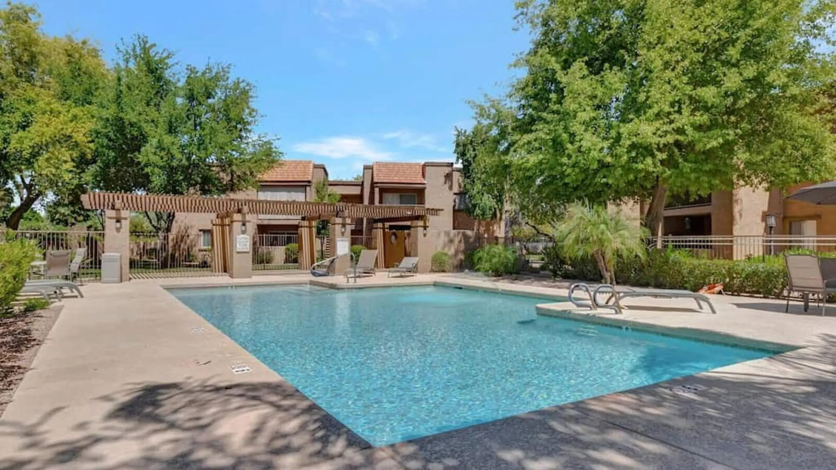 Poolside 2 Bdrm Condo Prime Scottsdale Location Poolside 2 Bdrm Condo Prime Scottsdale Location