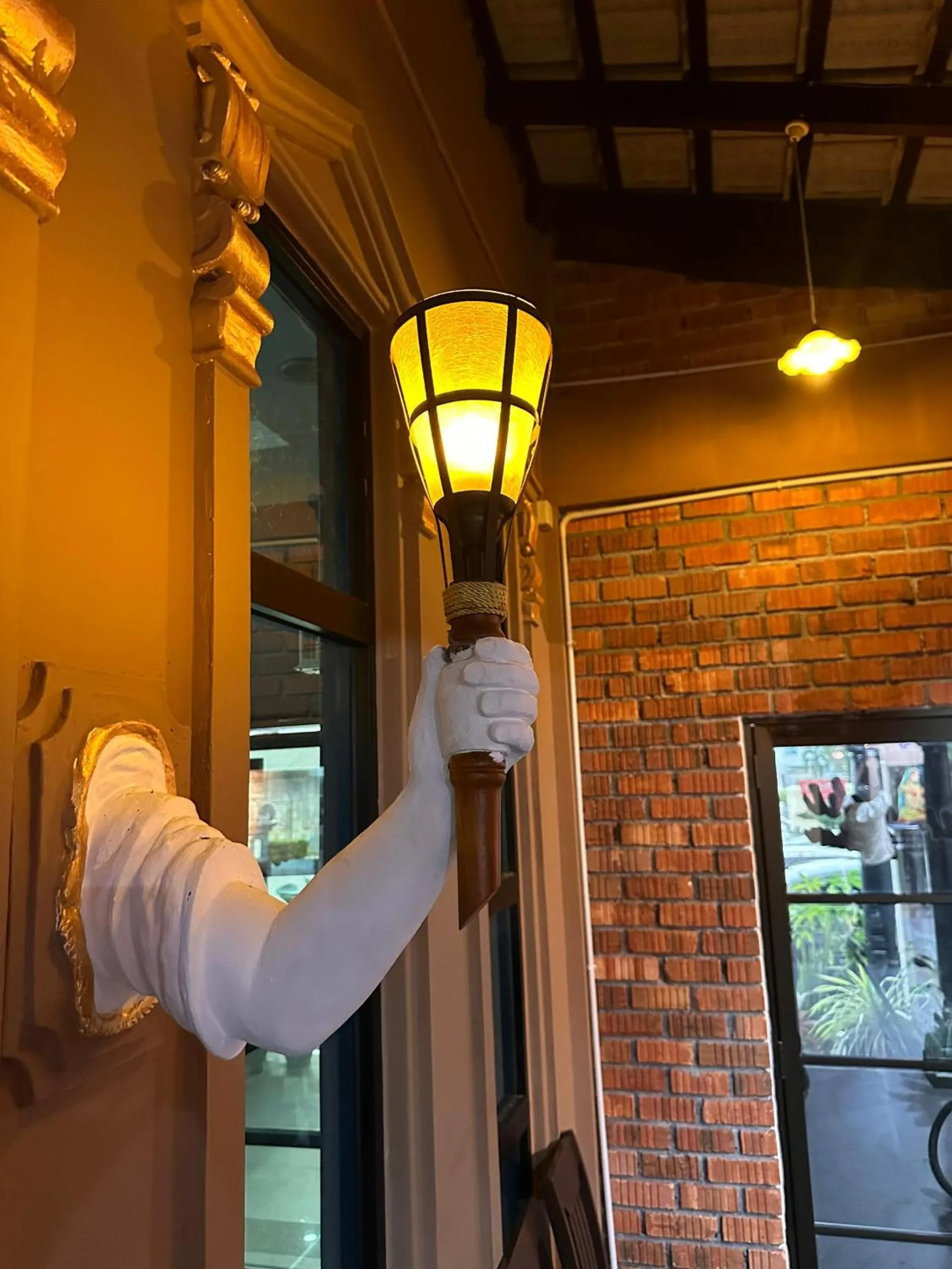 Property building in Maxwell inn