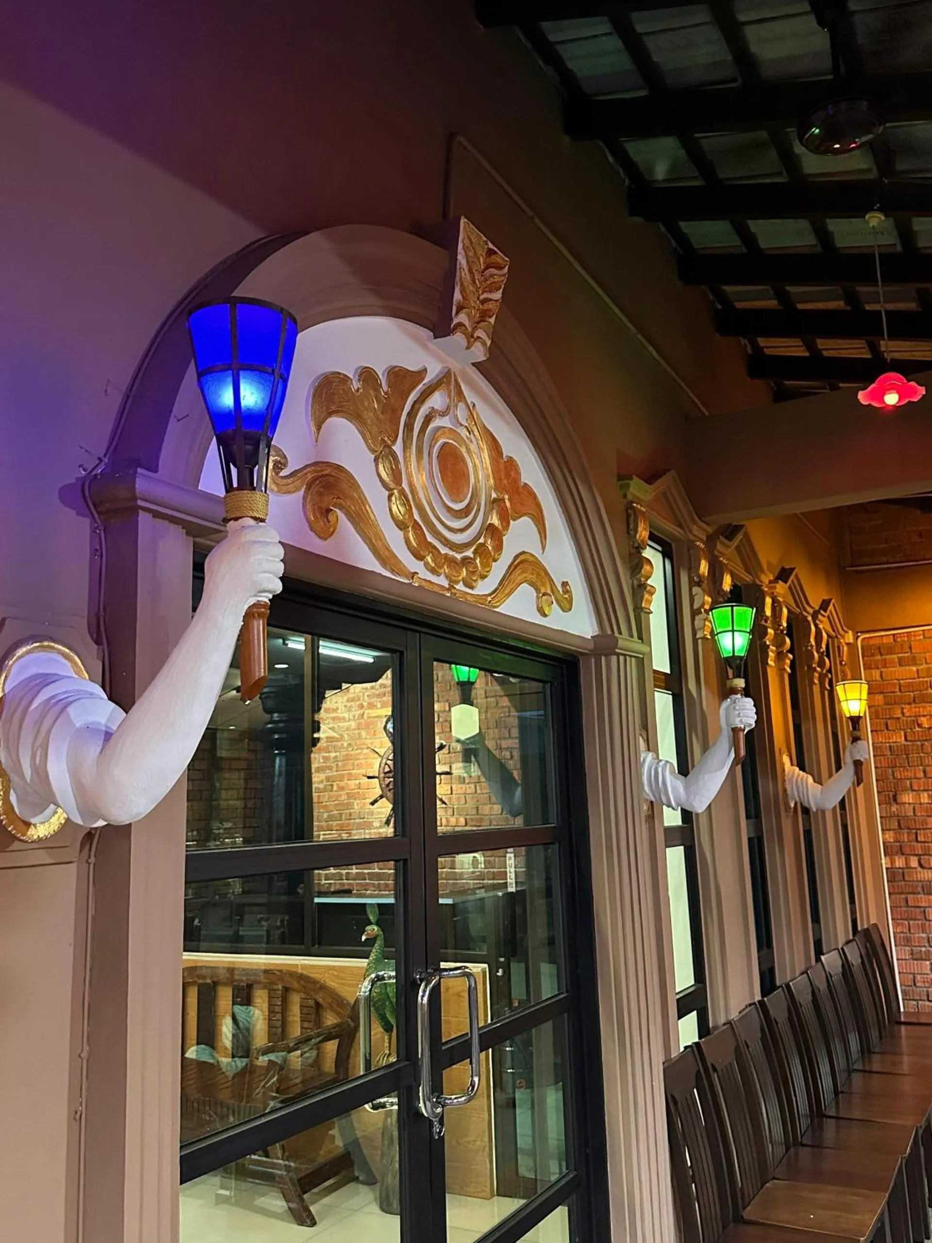 Property building in Maxwell inn