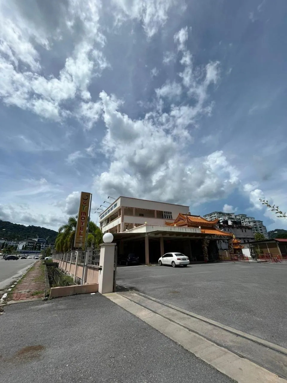 Property building in Joyful Motel