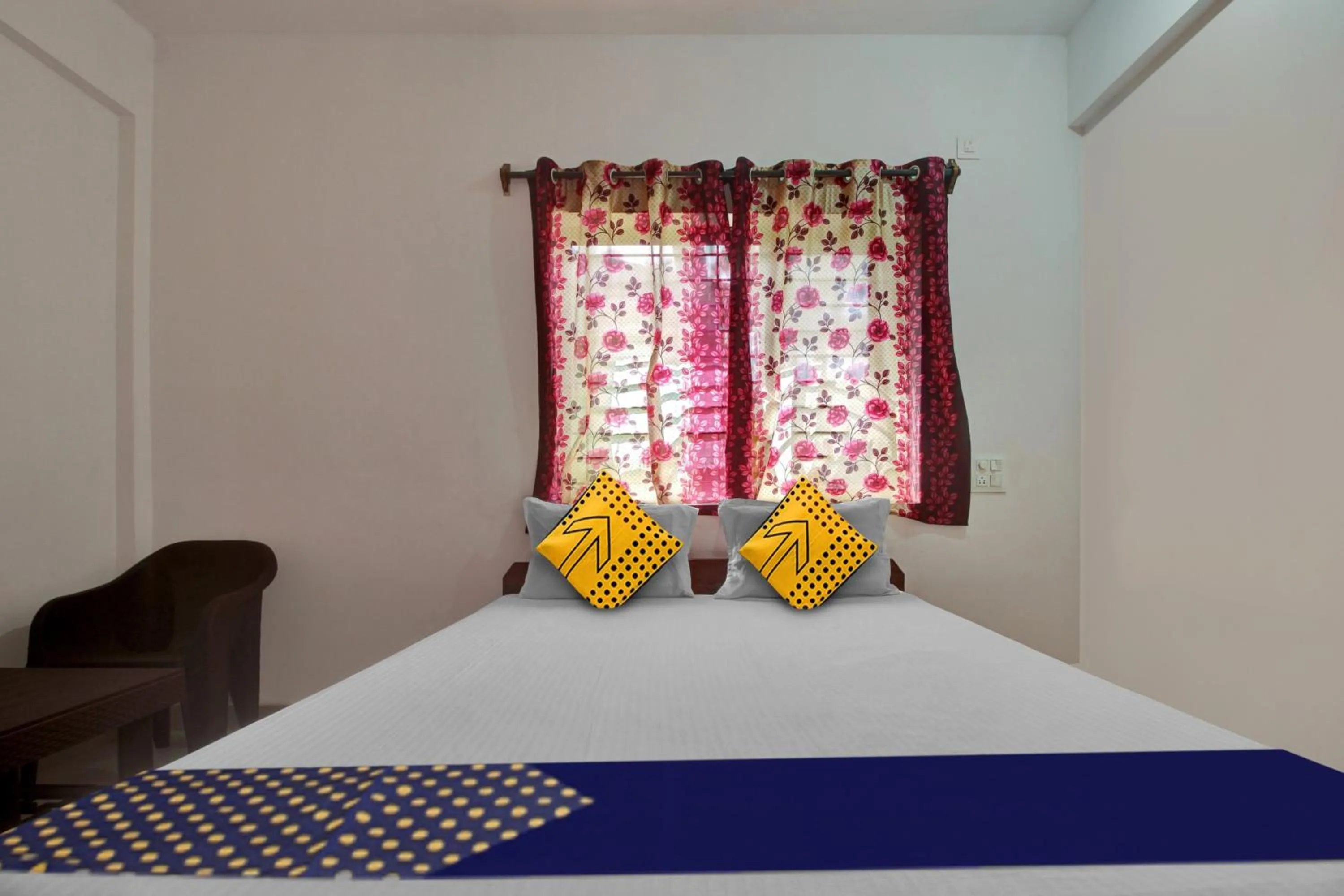 Bedroom, Bed in Hotel O U & I LIVINGS