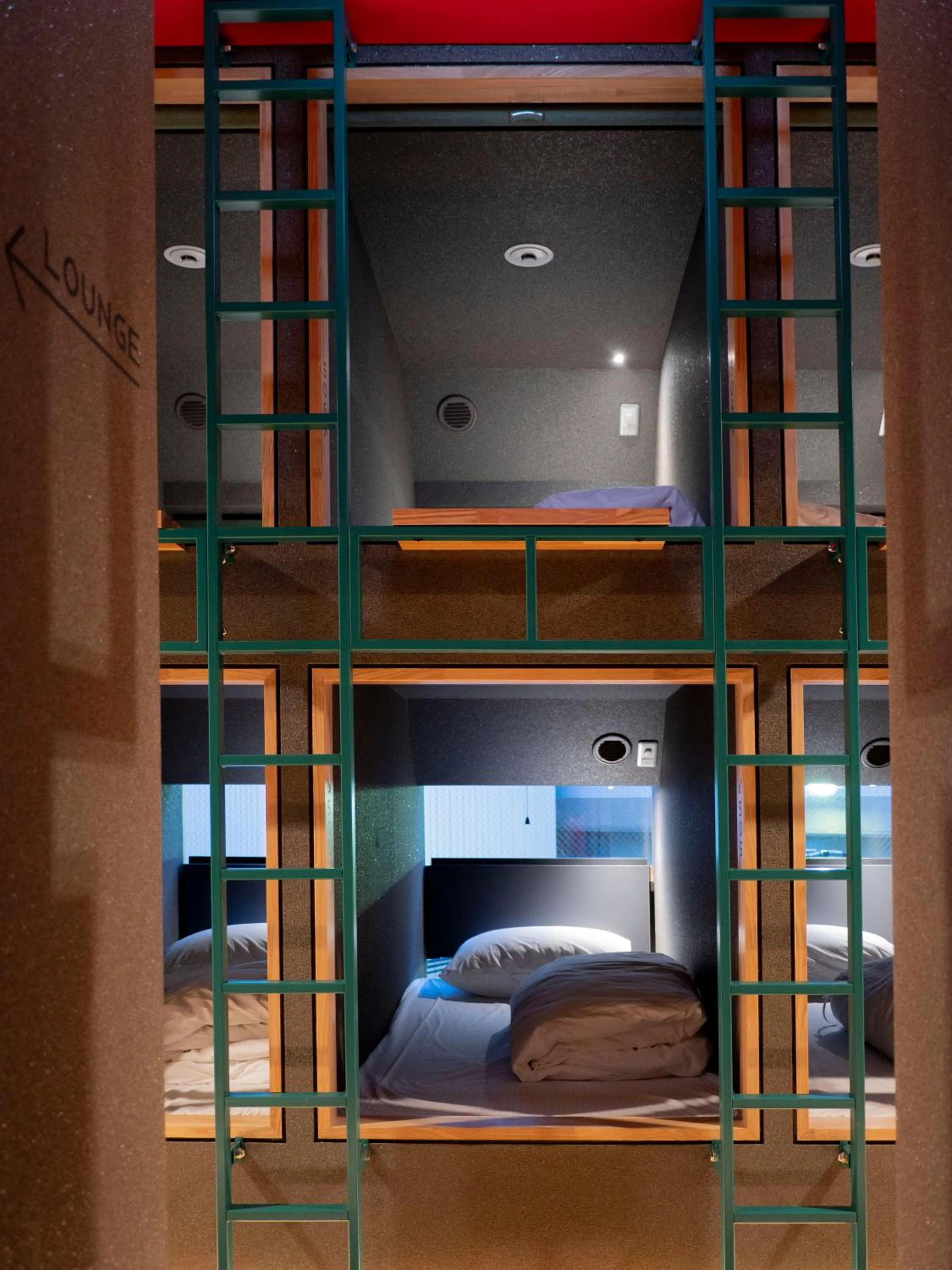 Bed in ELE Cabin Shinjuku Kabukicho