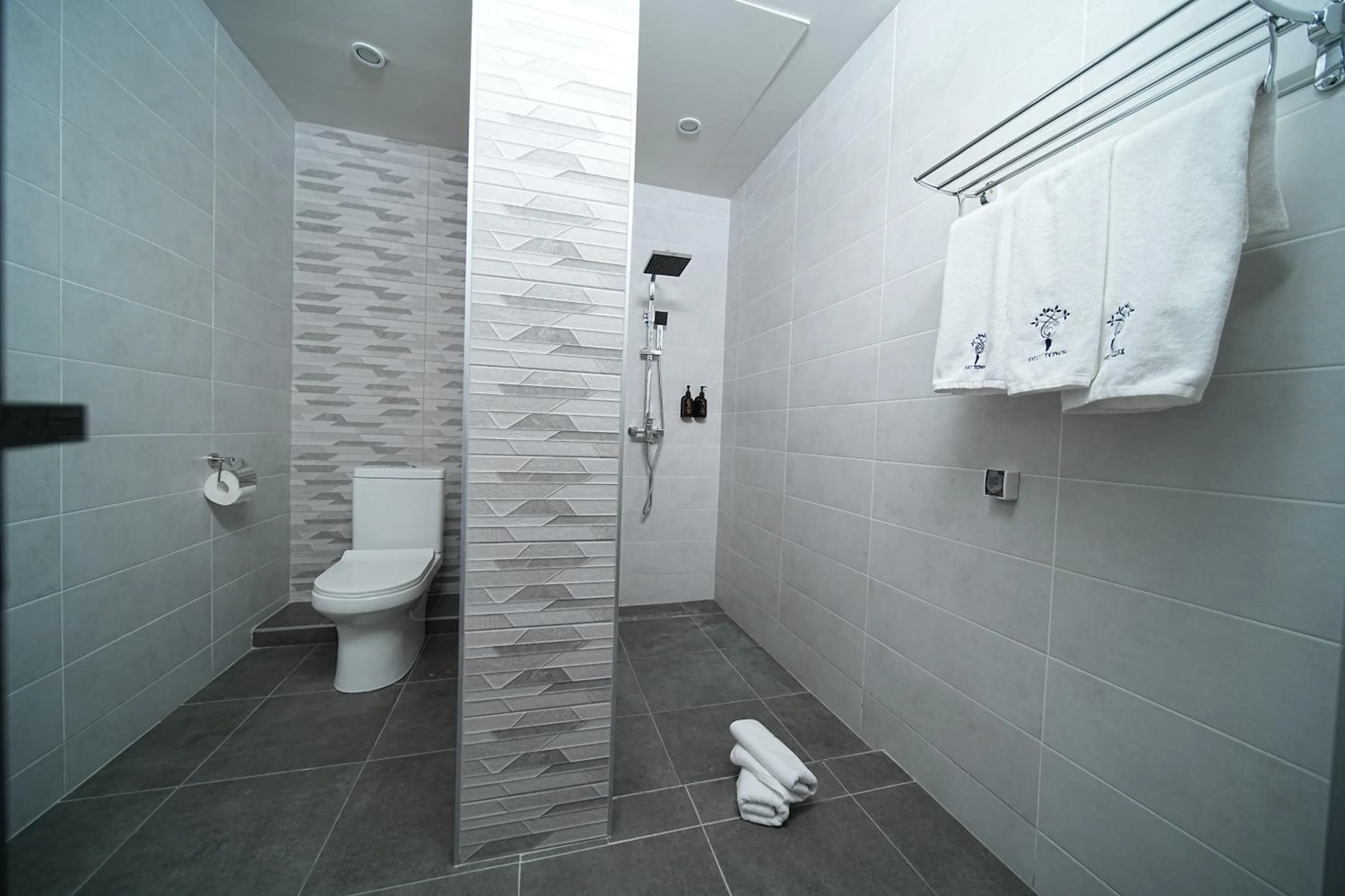 Bathroom in Dili Town Resort and Spa