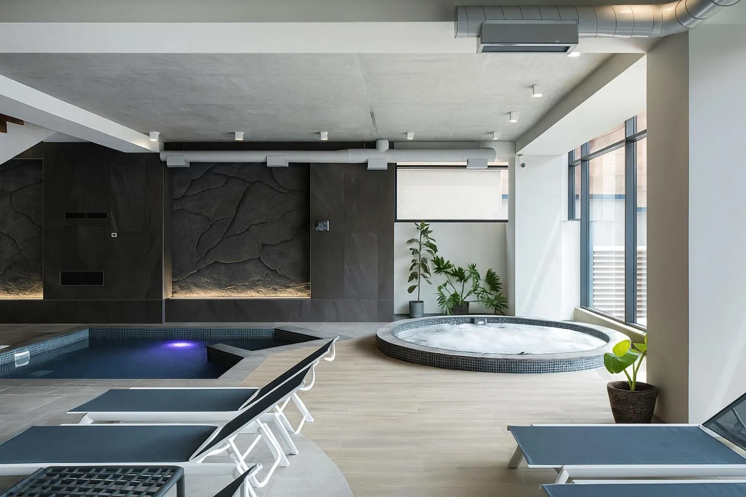 Swimming pool, Bed in Dili Town Resort and Spa